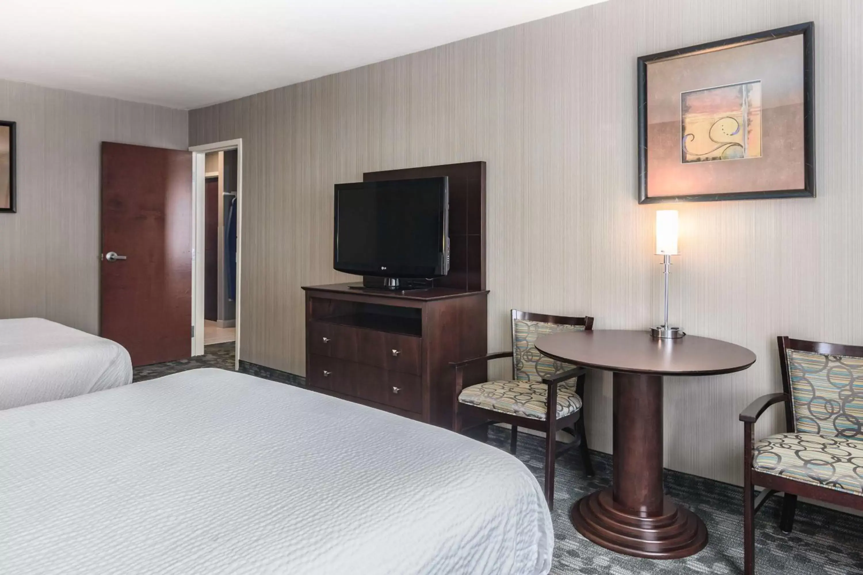 Photo of the whole room, TV/Entertainment Center in Best Western Concord Inn and Suites