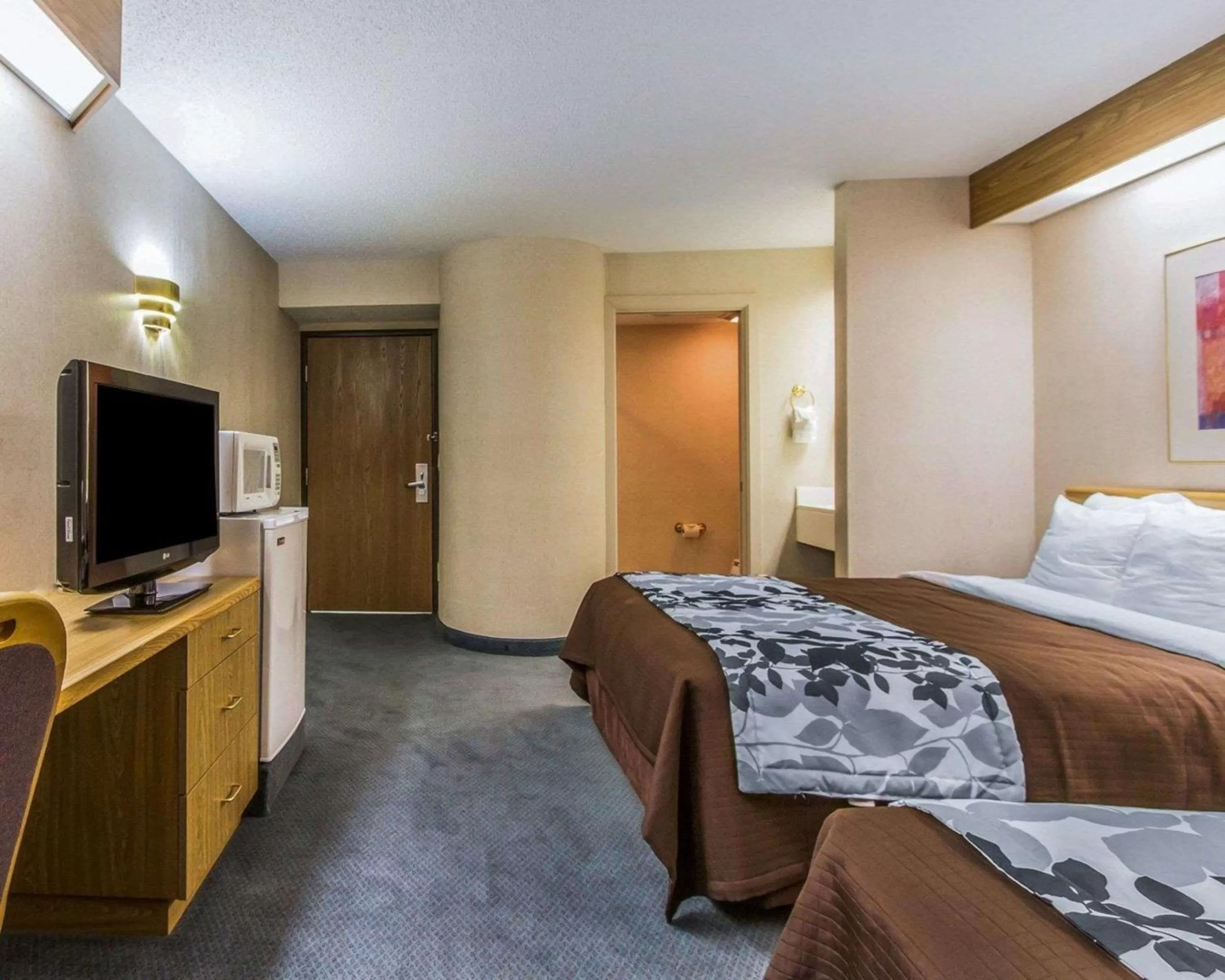 Photo of the whole room in Rodeway Inn Fremont