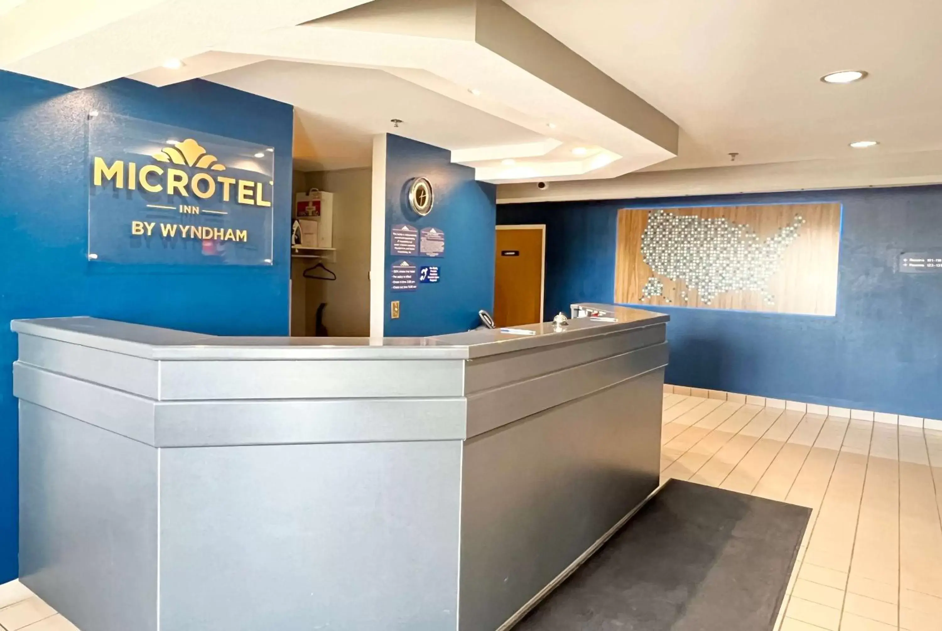 Lobby or reception, Lobby/Reception in Microtel Inn by Wyndham Janesville