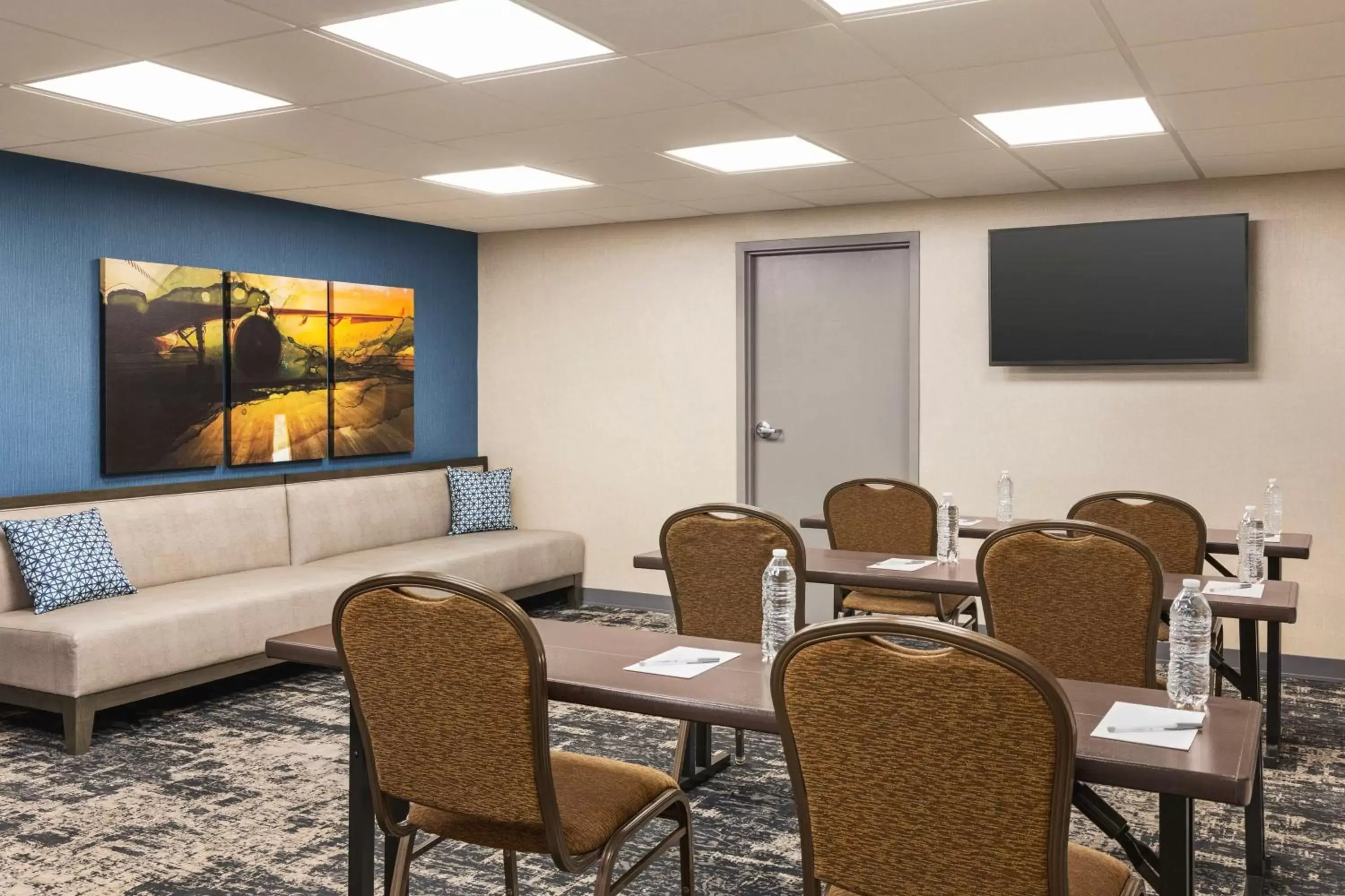 Meeting/conference room in Hampton Inn Chicago-O'Hare International Airport