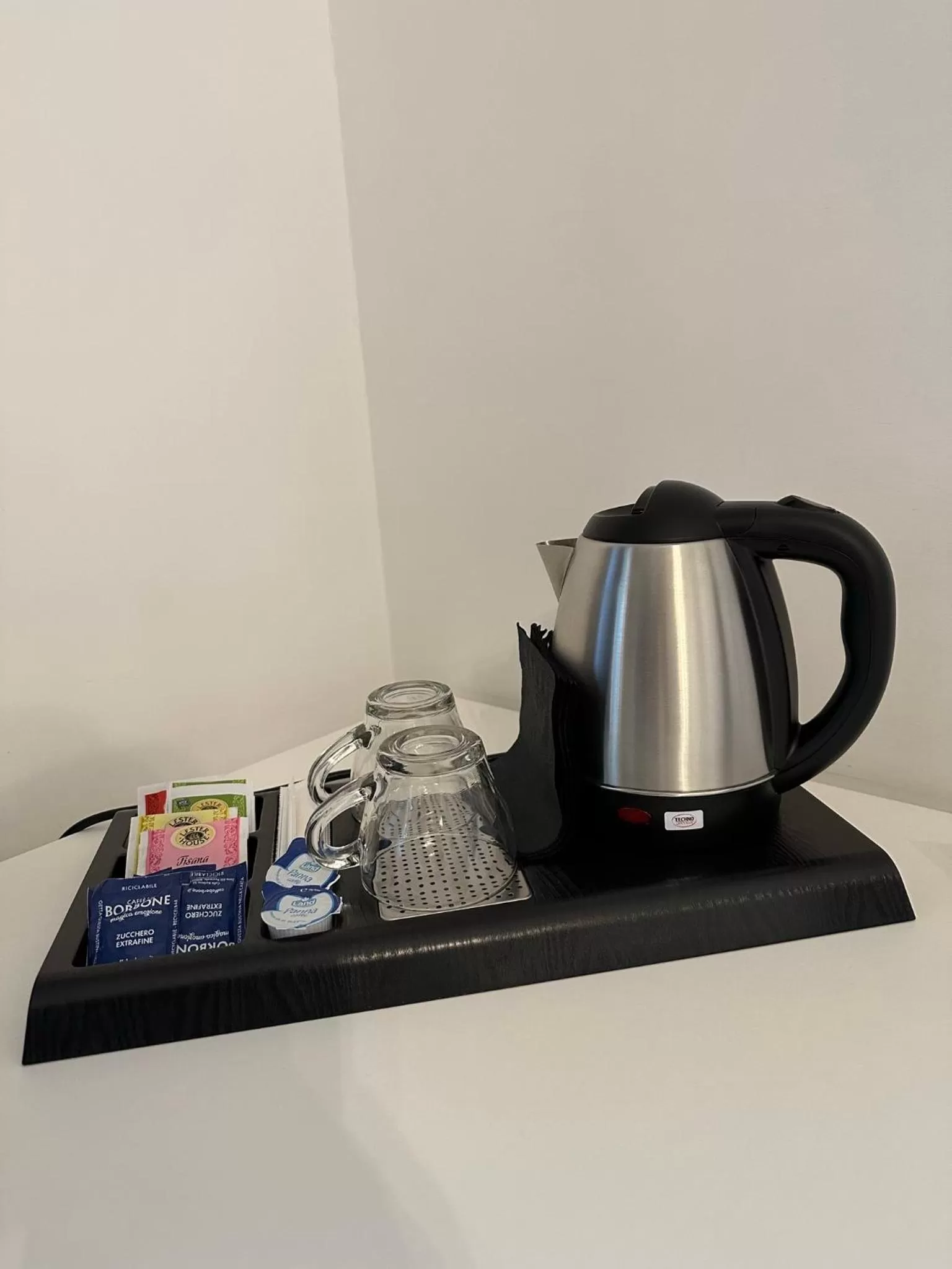 Coffee/Tea Facilities in Cas’ A Mare - Beachfront Luxury Suites