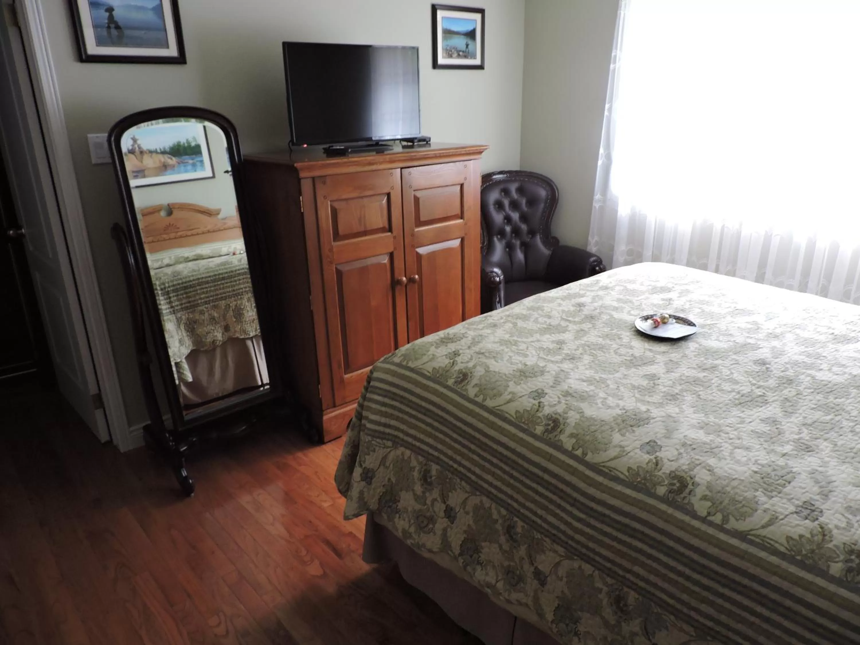 Bed in Tucked Inn the Harbour B&B