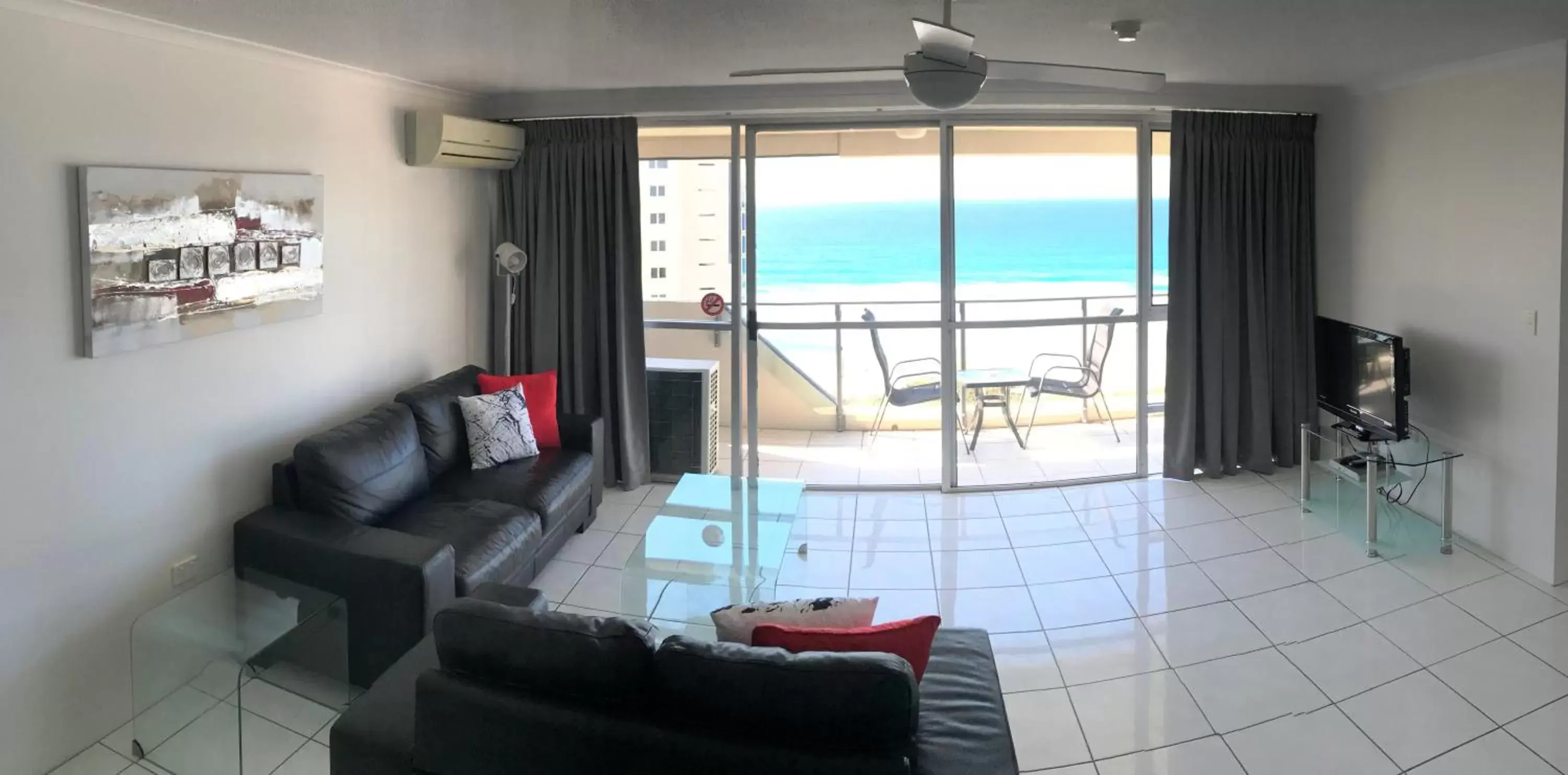 Living room, Seating Area in Baronnet Apartments