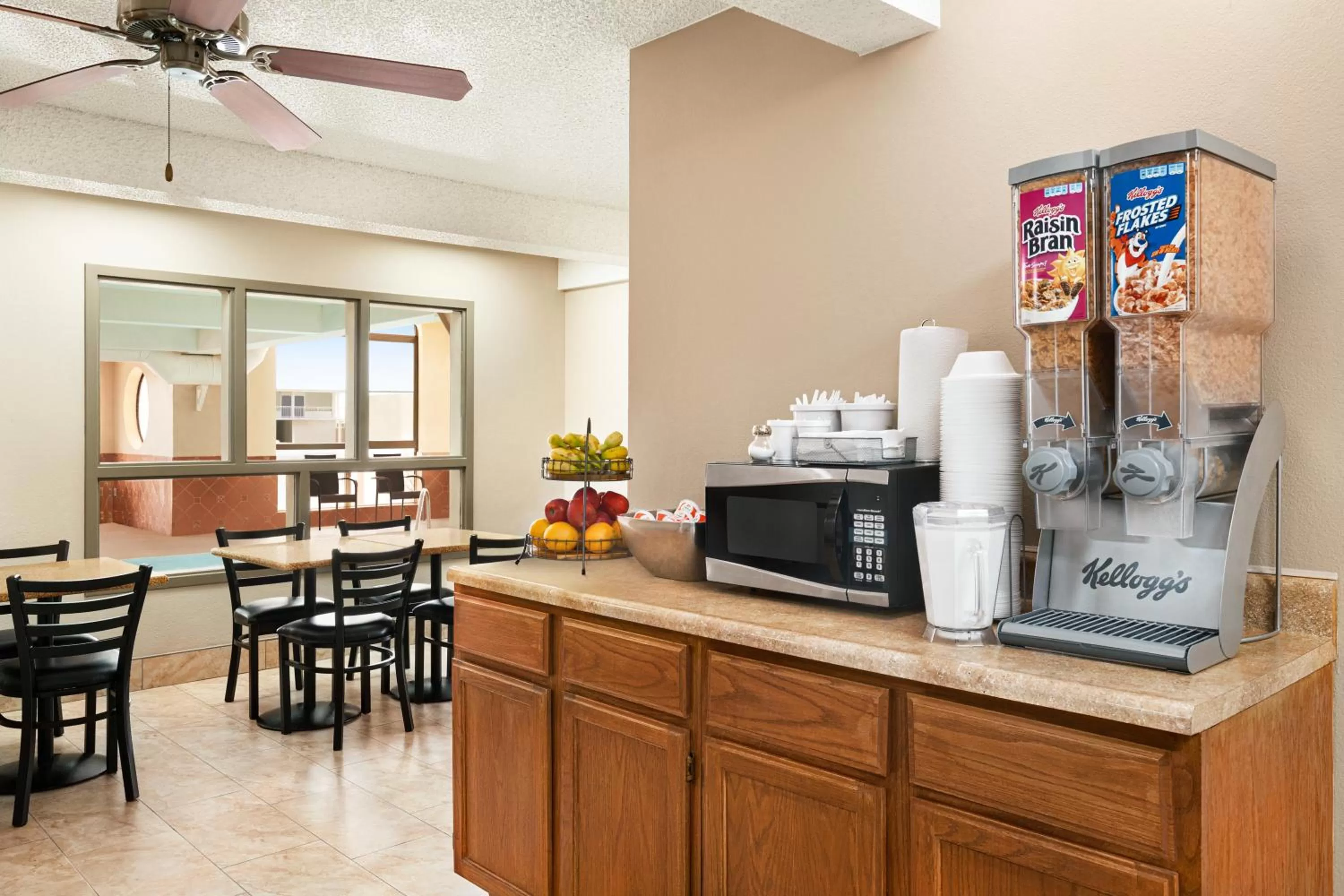Coffee/tea facilities in Super 8 by Wyndham Liberal KS