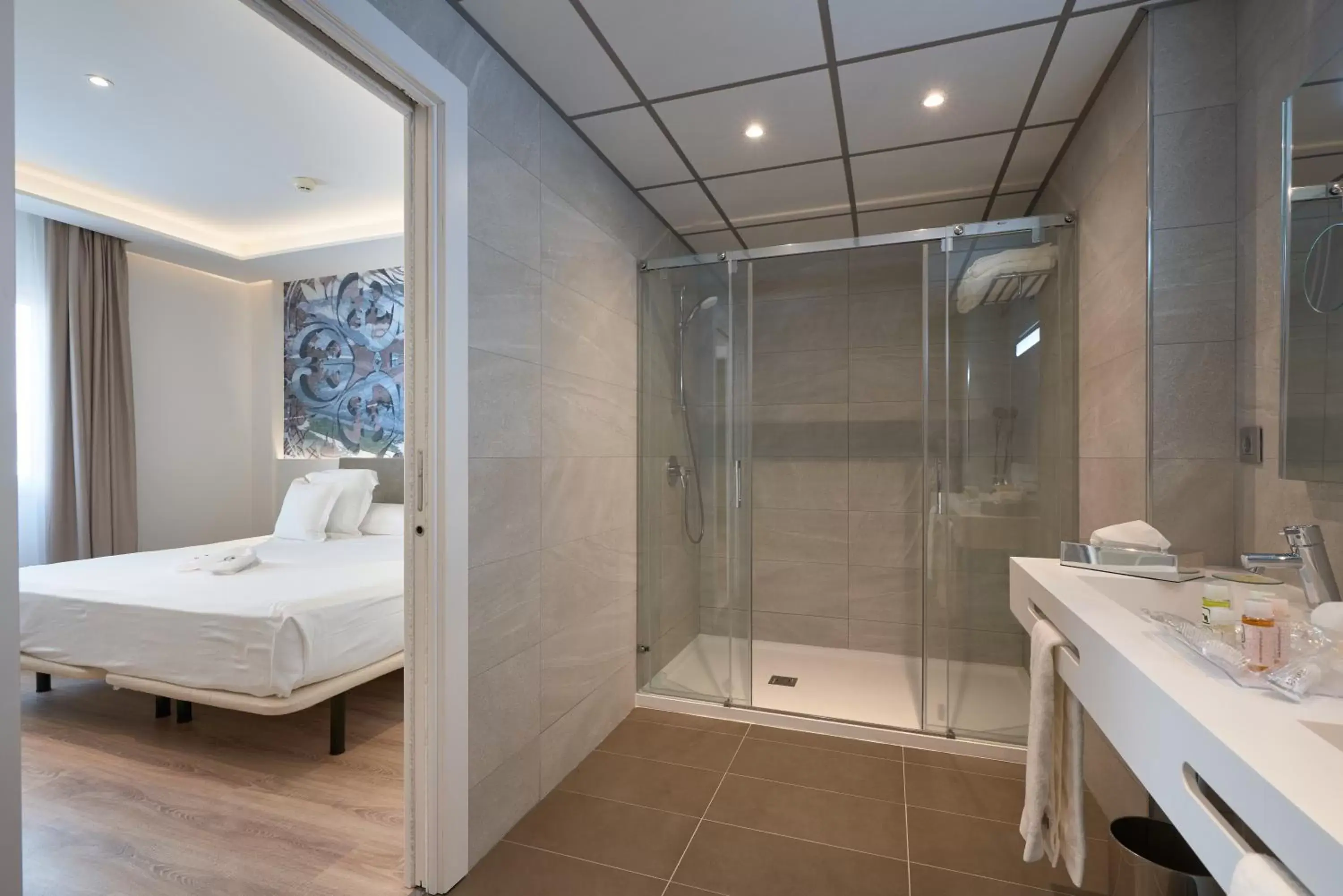 Shower, Bathroom in Monte Triana