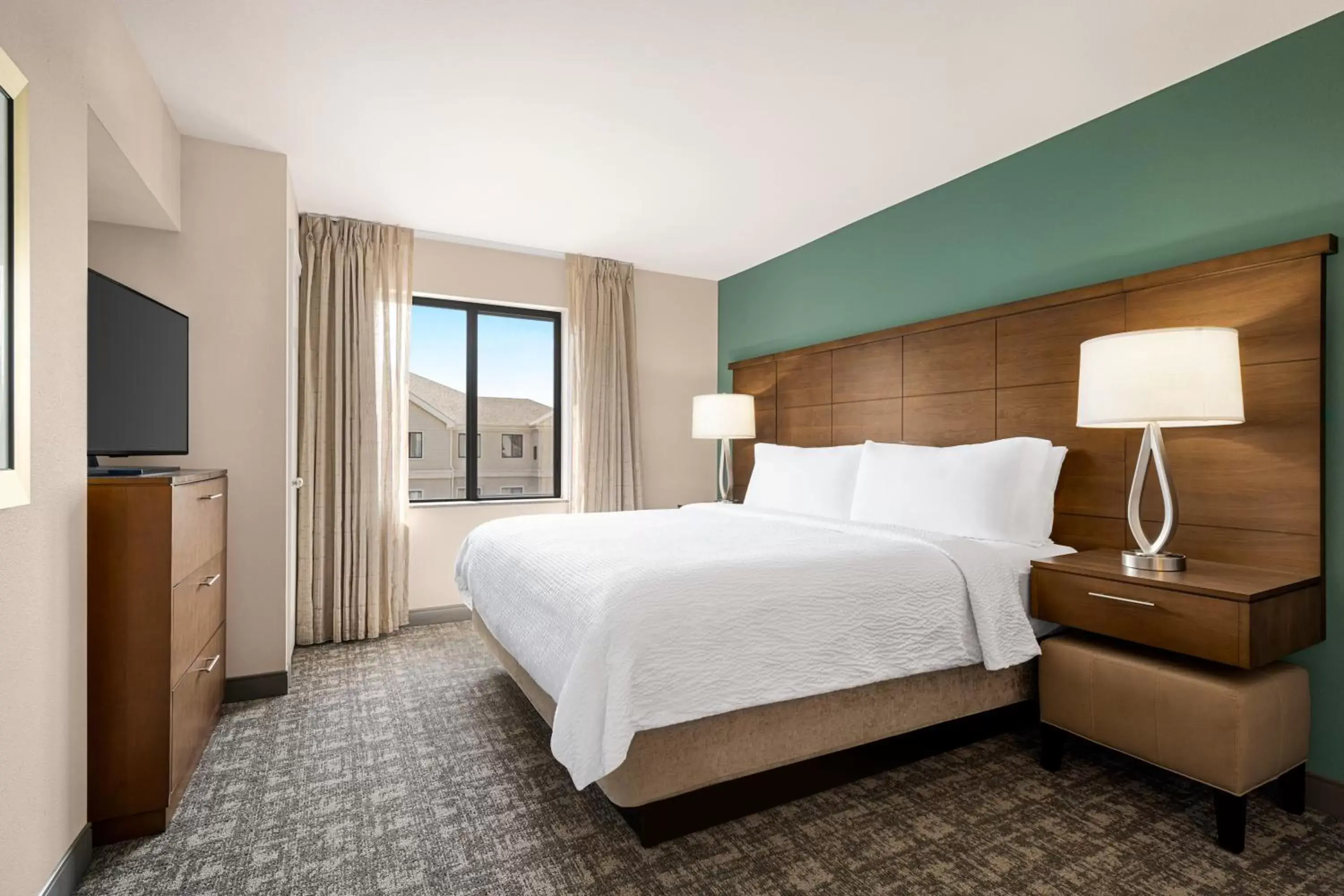 Bedroom, Bed in Staybridge Suites Oklahoma City-Quail Springs, an IHG Hotel