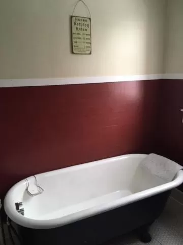 Bathroom in Victorian Charm Inn