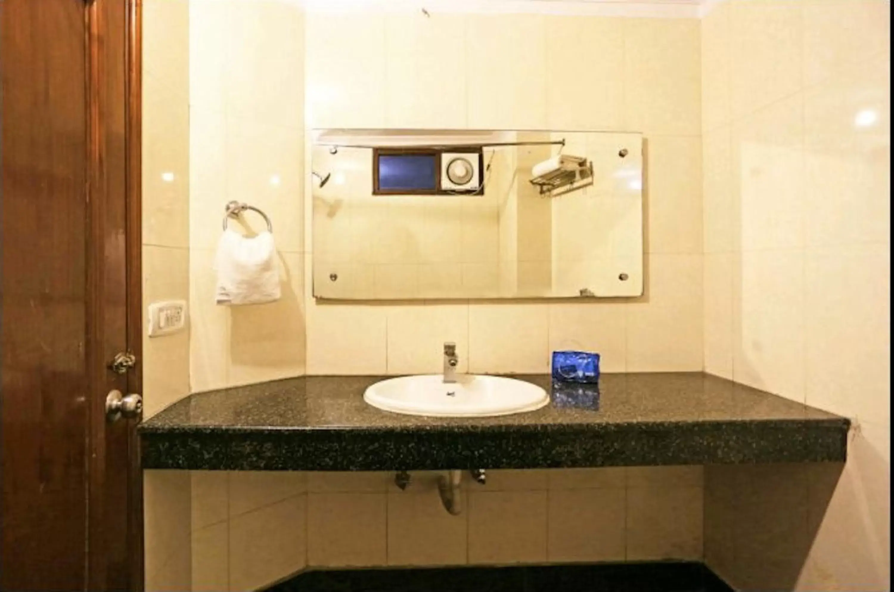 Toilet, Bathroom in Hotel Unistar