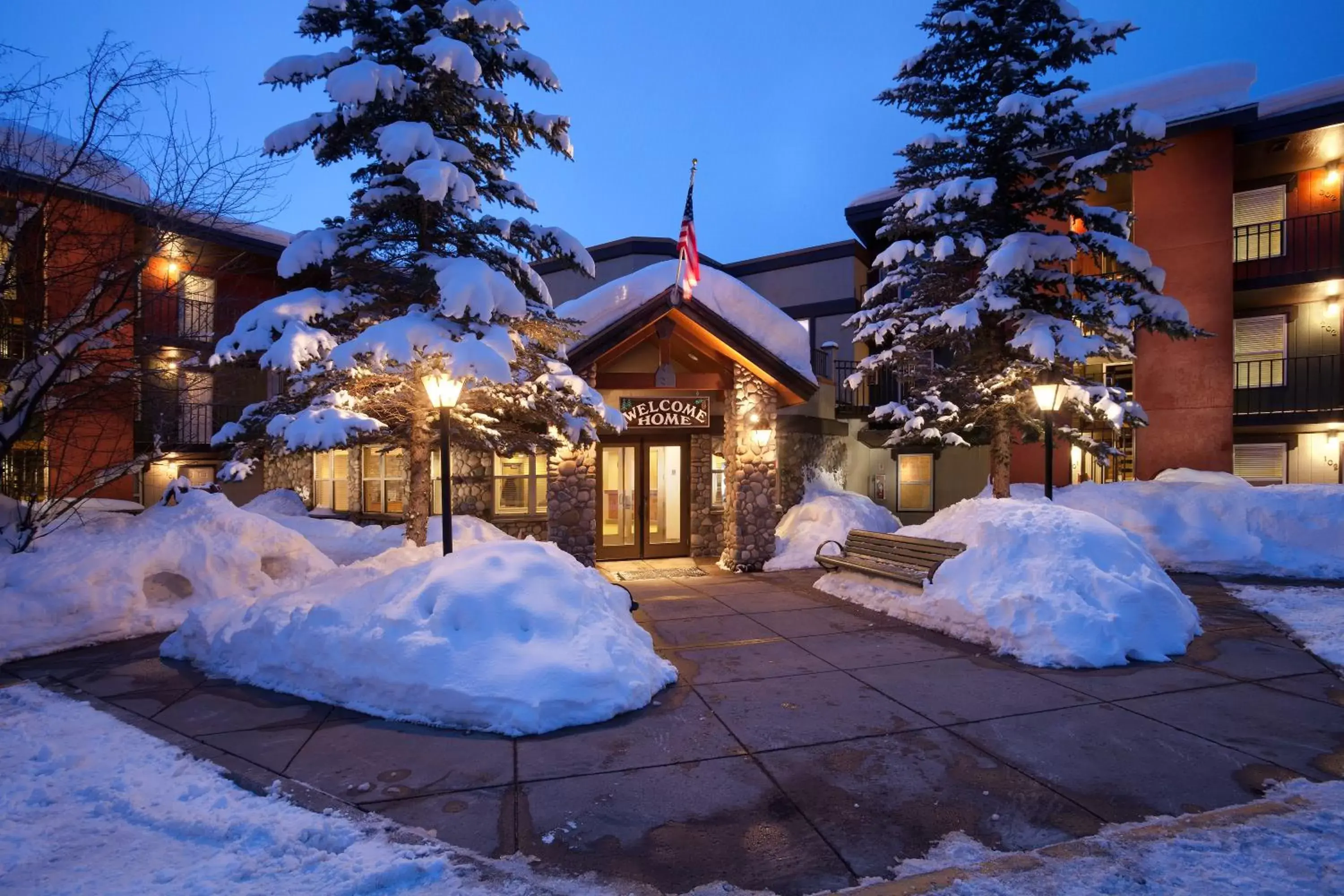 Facade/entrance, Winter in Legacy Vacation Resorts Steamboat Springs Suites