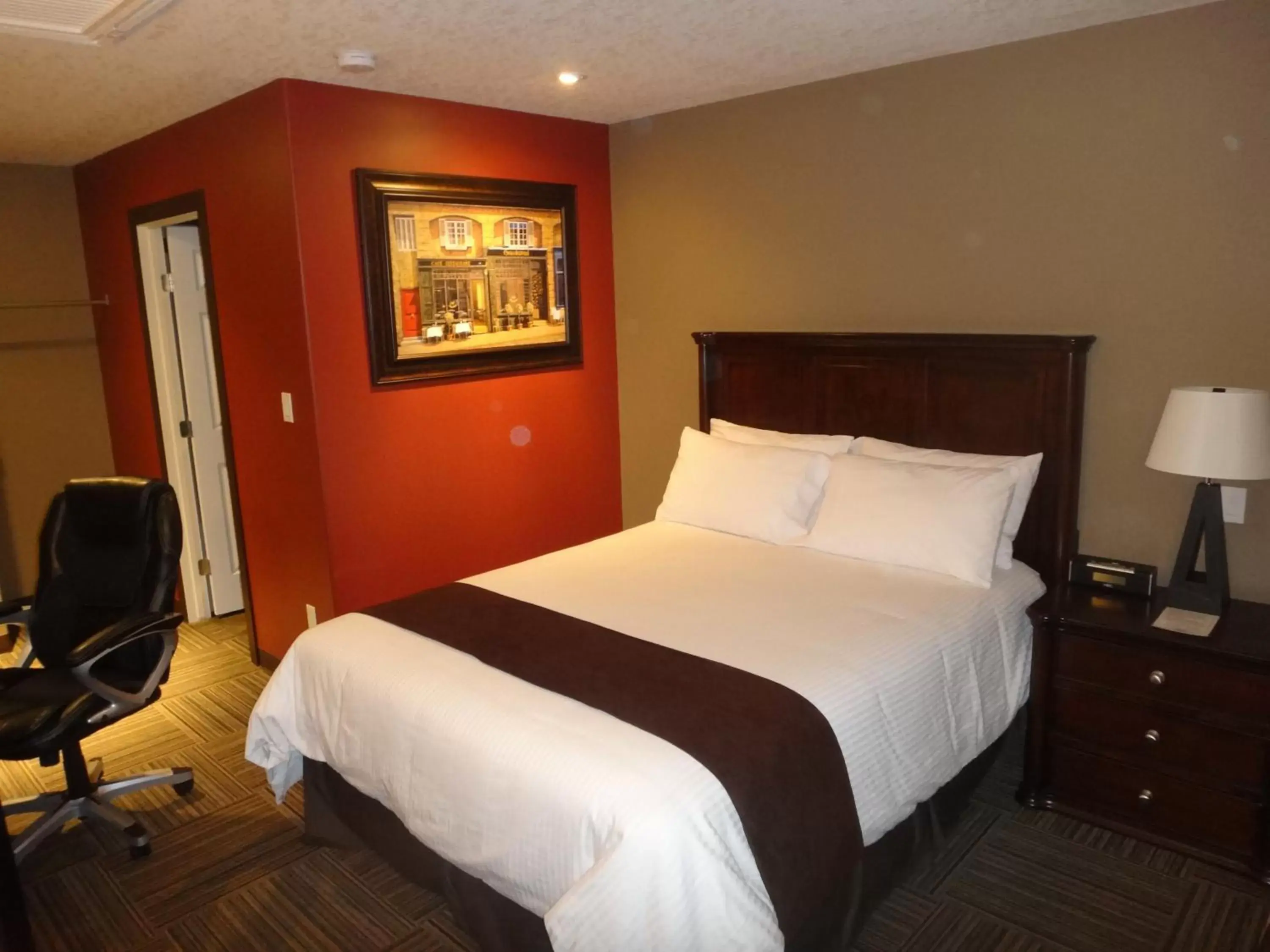 Bedroom, Bed in 121 Steakhouse & Motel