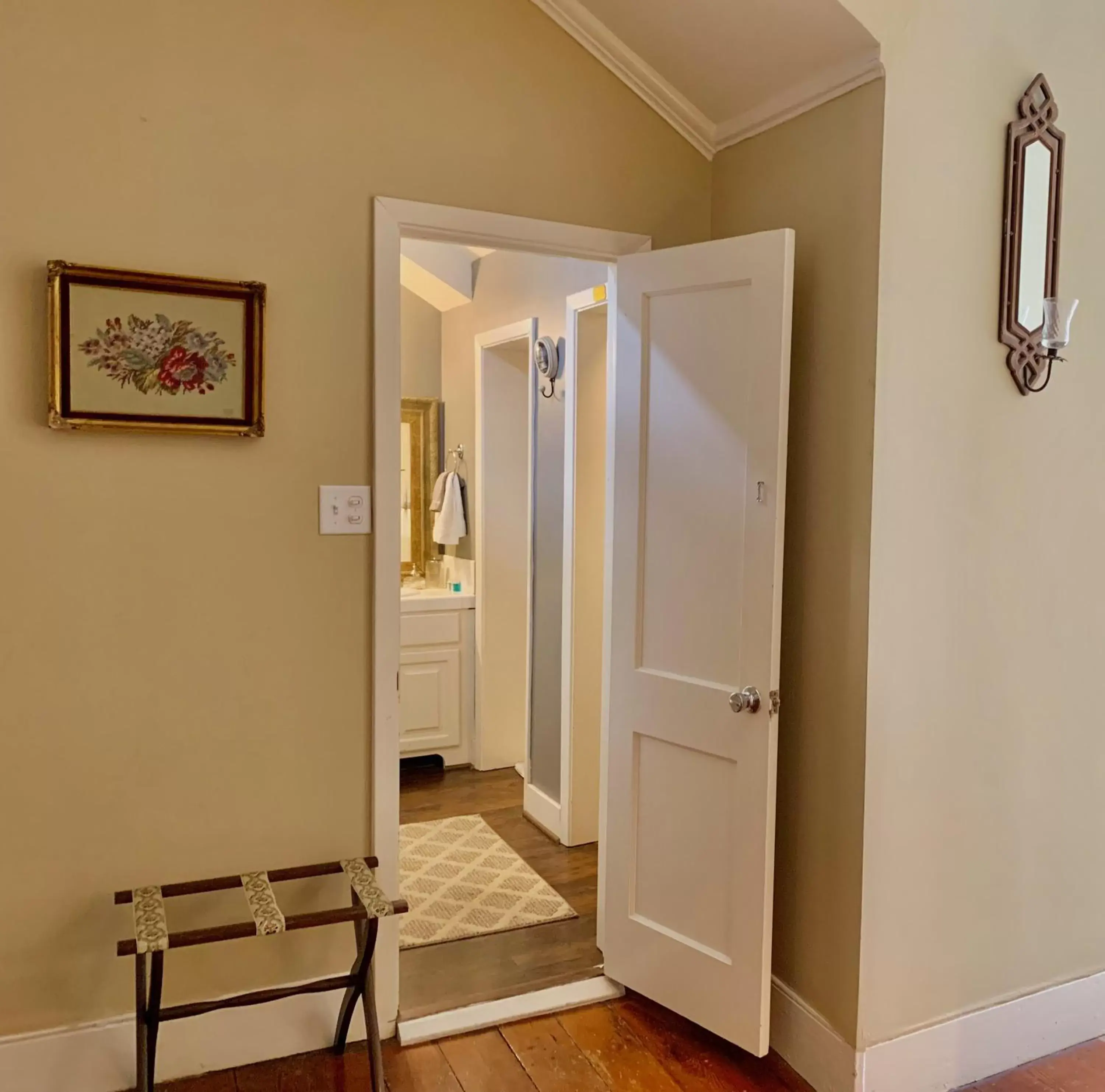 Bathroom in The Beaumont House Natchez