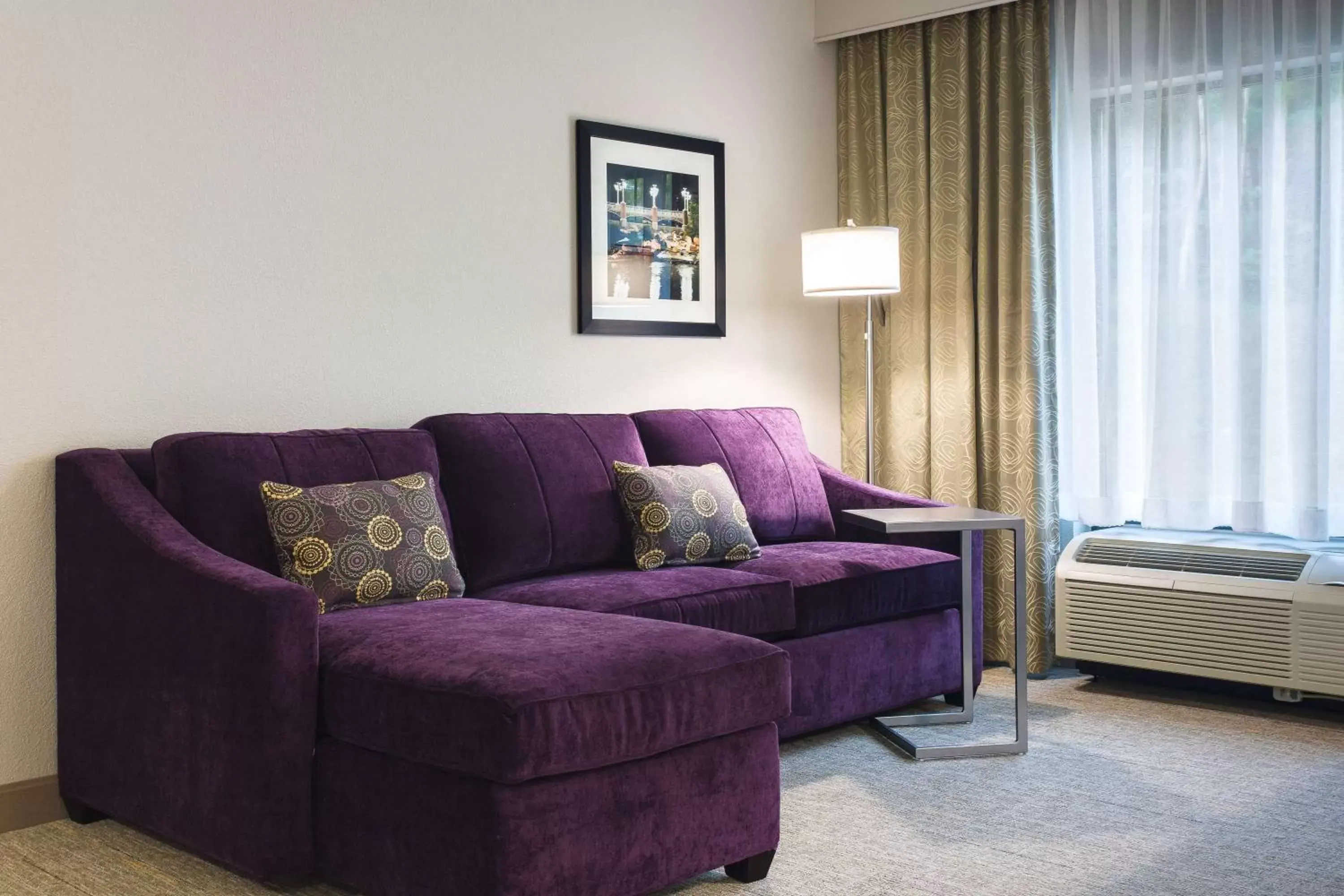 Living room, Seating Area in Hampton Inn & Suites - Knoxville Papermill Drive, TN