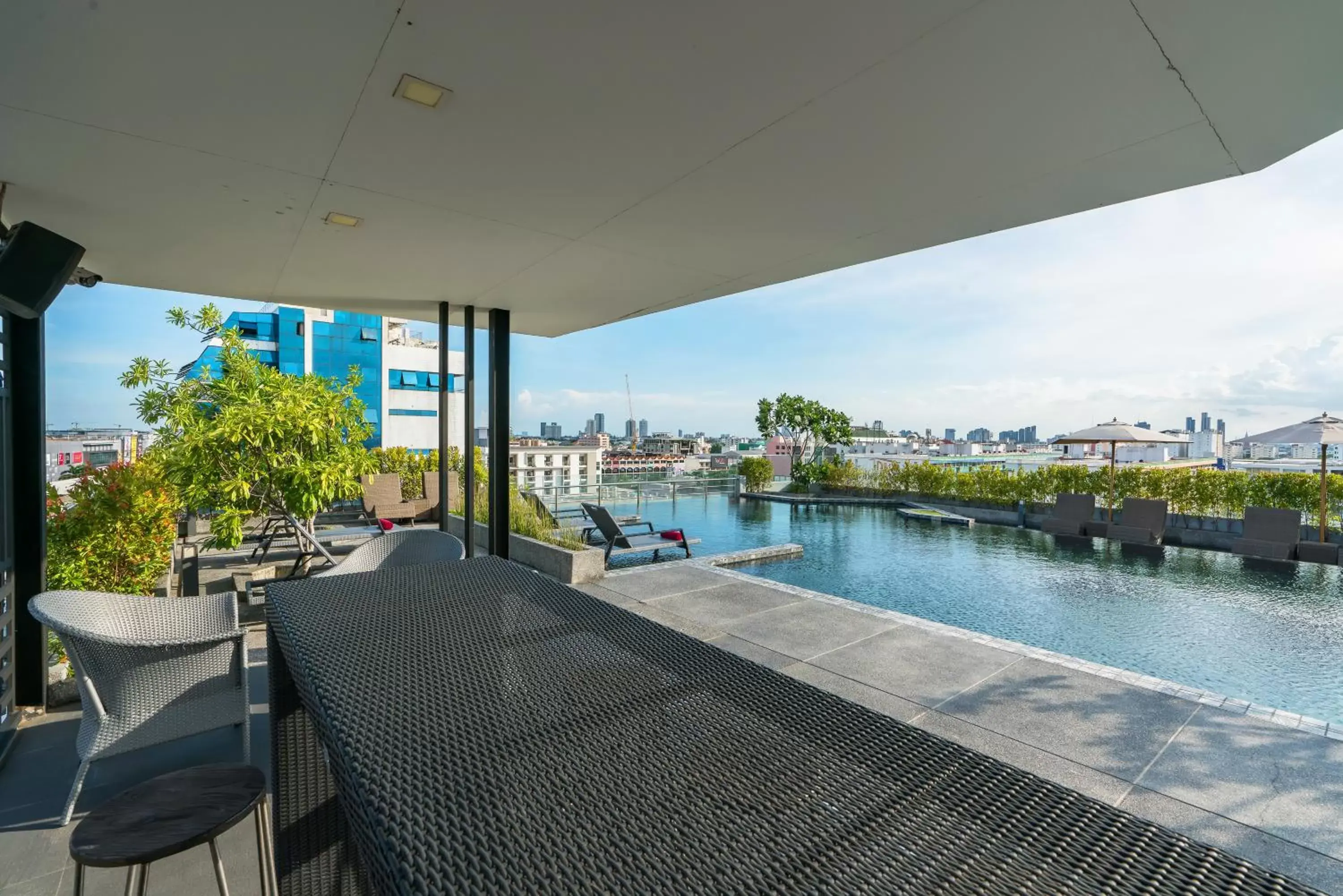 Swimming pool in De Botan Srinakarin Hotel & Residence Swimming pool in De Botan Srinakarin Hotel & Residence