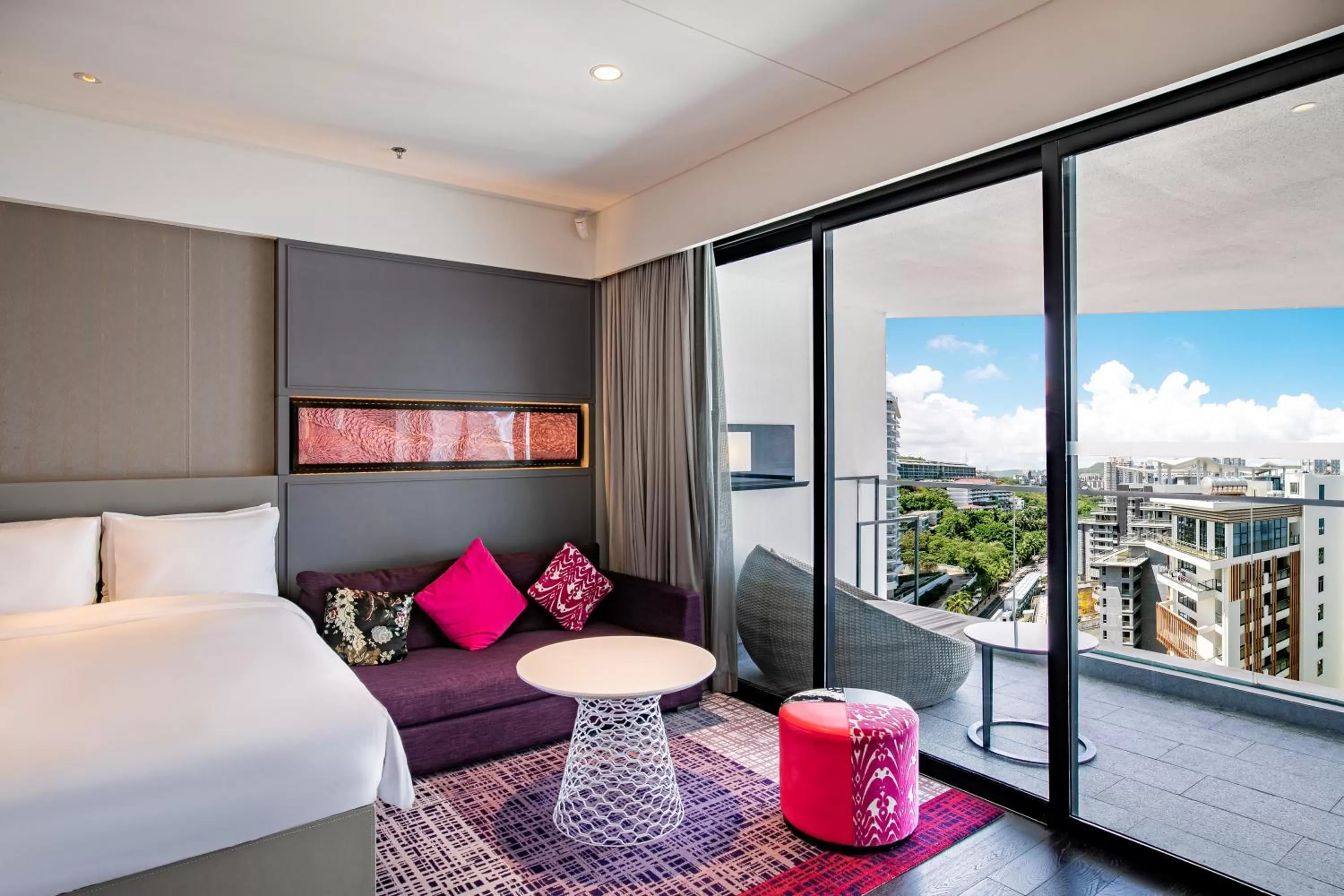 Balcony/Terrace, Bed in The Shanhaitian Resort Sanya, Autograph Collection