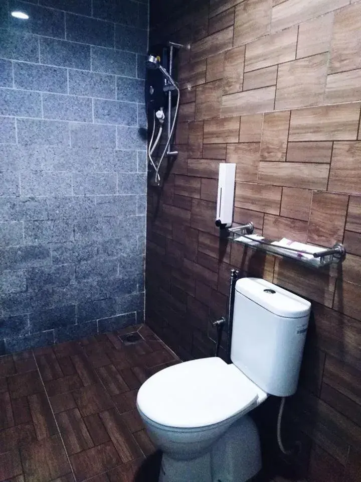 Bathroom in D'Metro Hotel