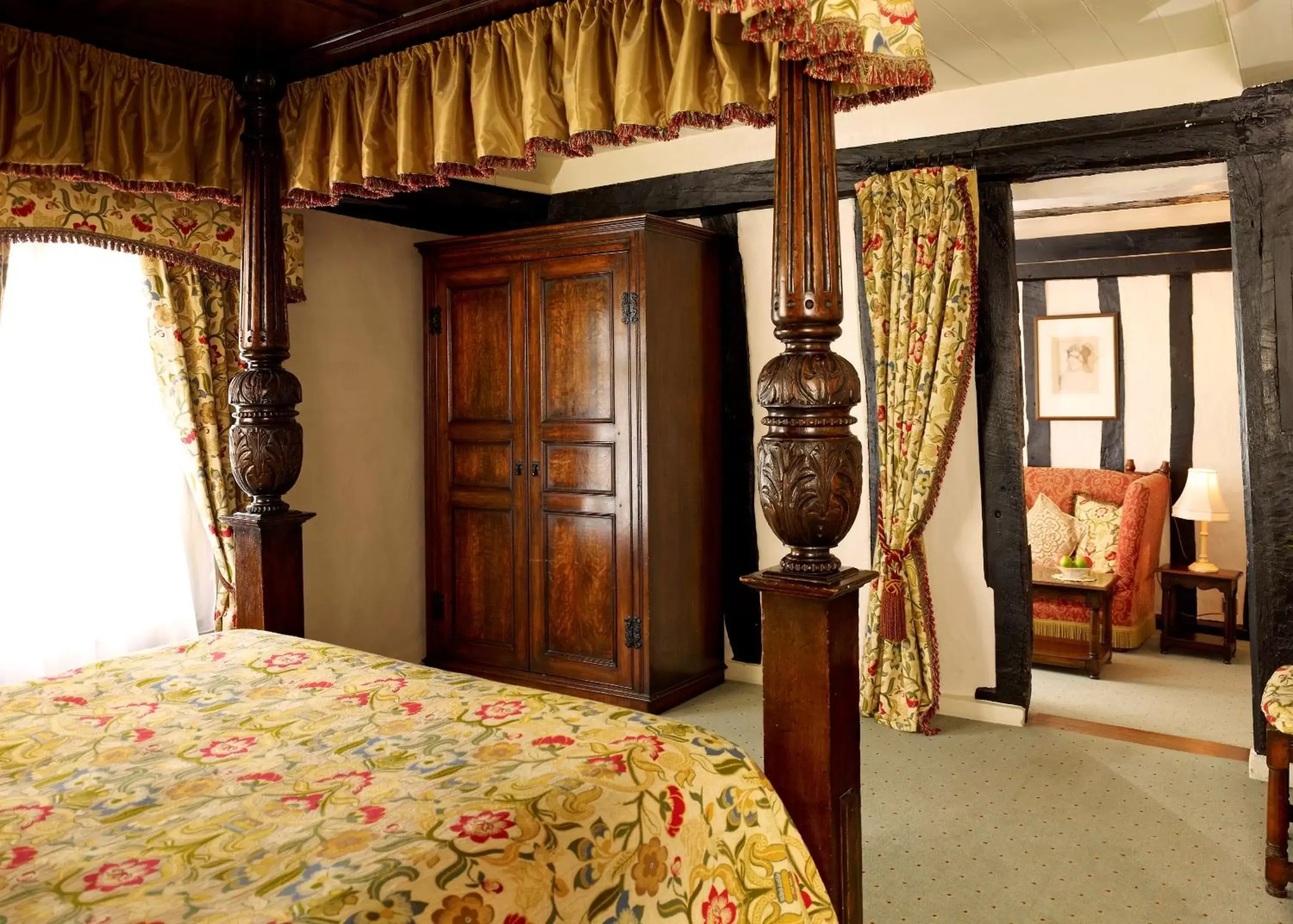 Bedroom, Bed in Marygreen Manor