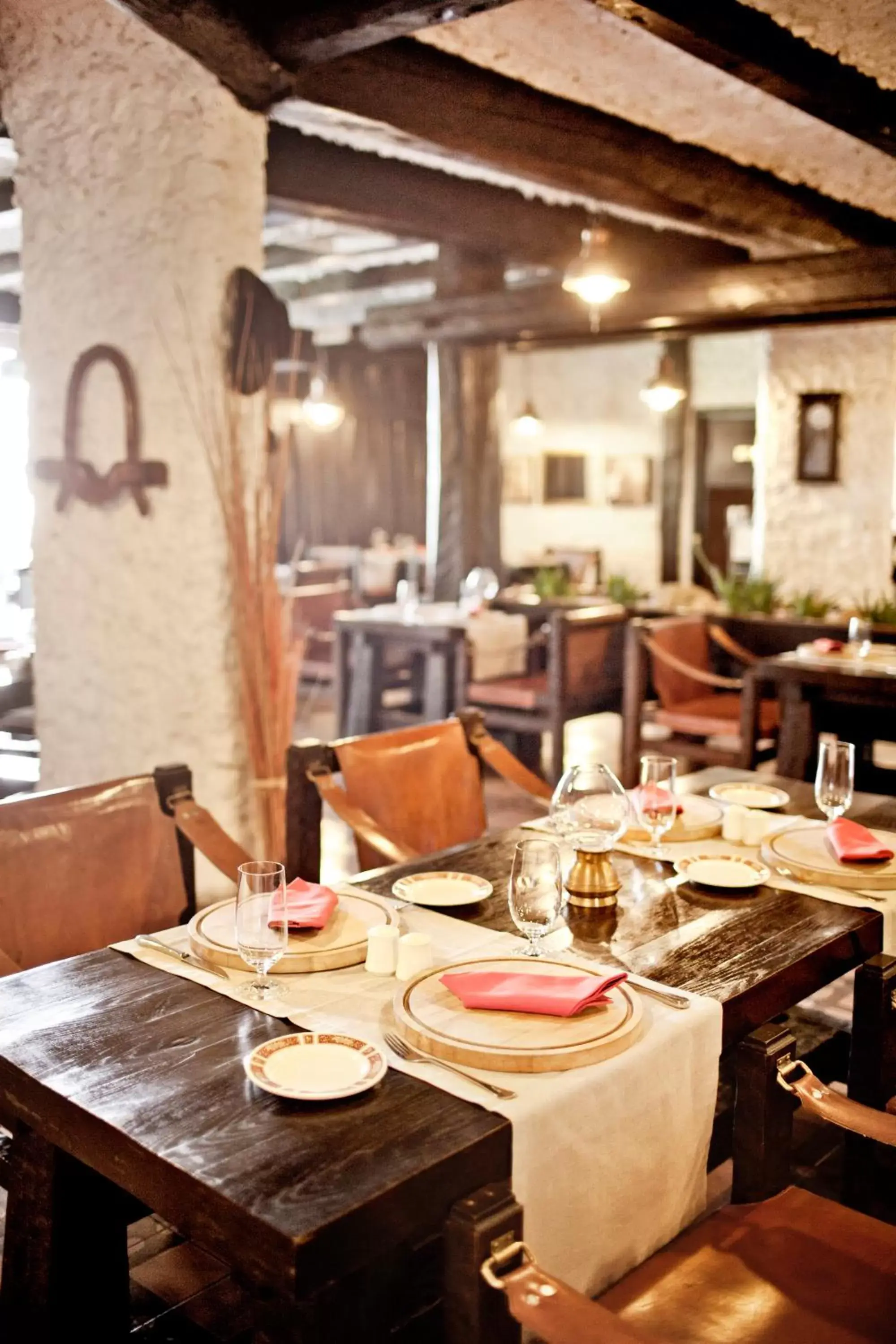 Restaurant/Places to Eat in Hotel Croatia