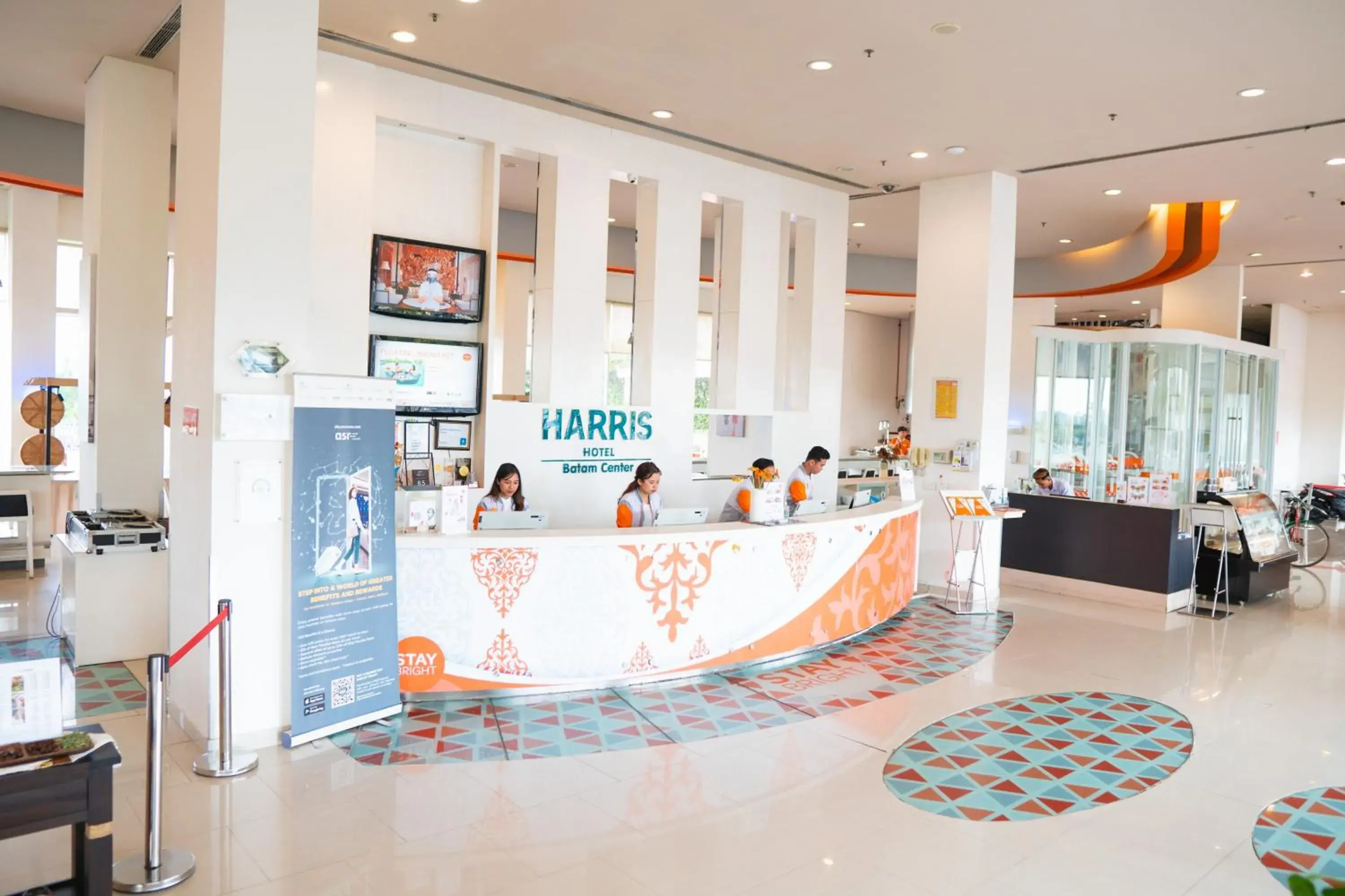 Lobby or reception in Harris Hotel Batam Center