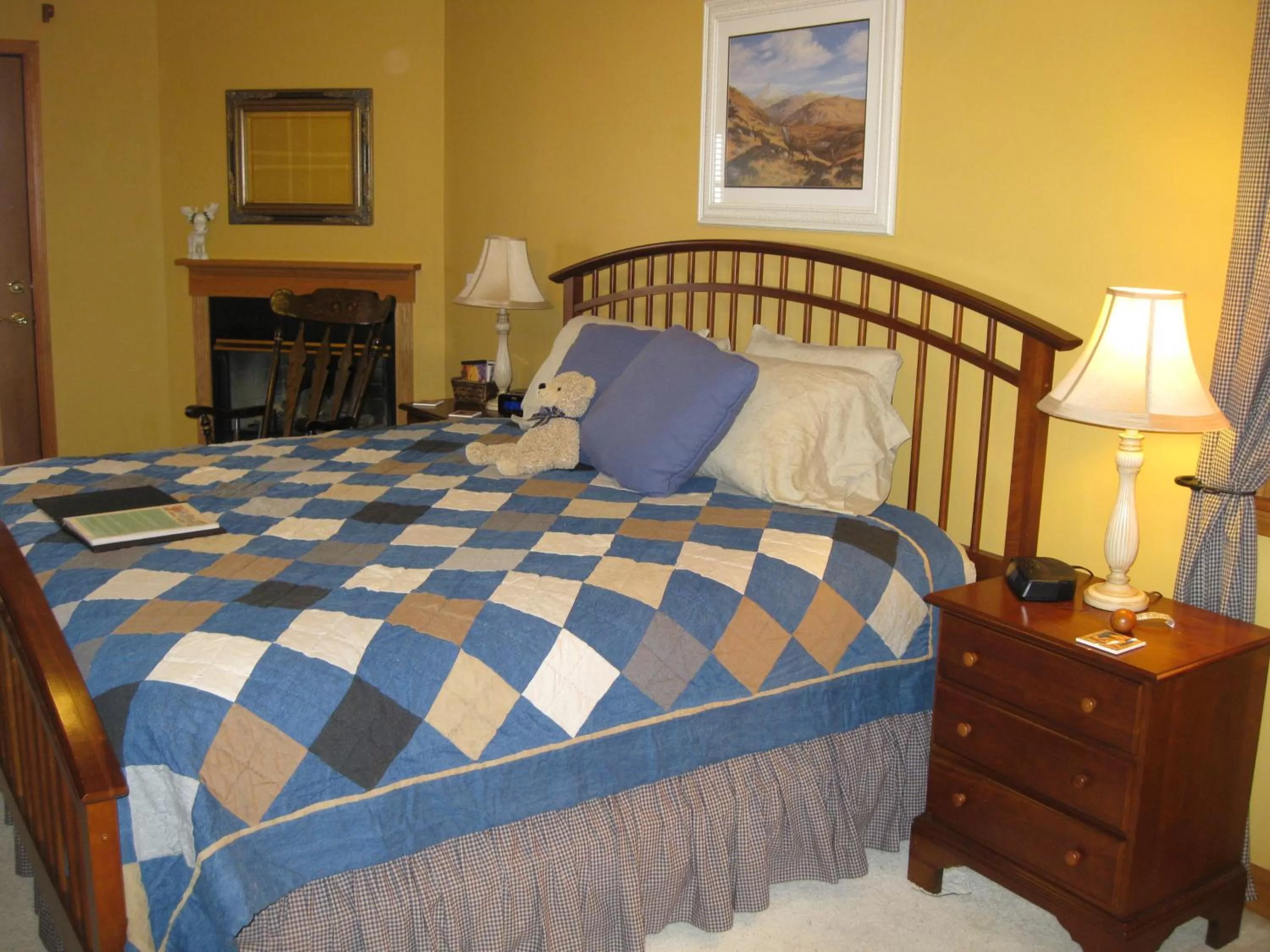 Bed in Berry Springs Lodge