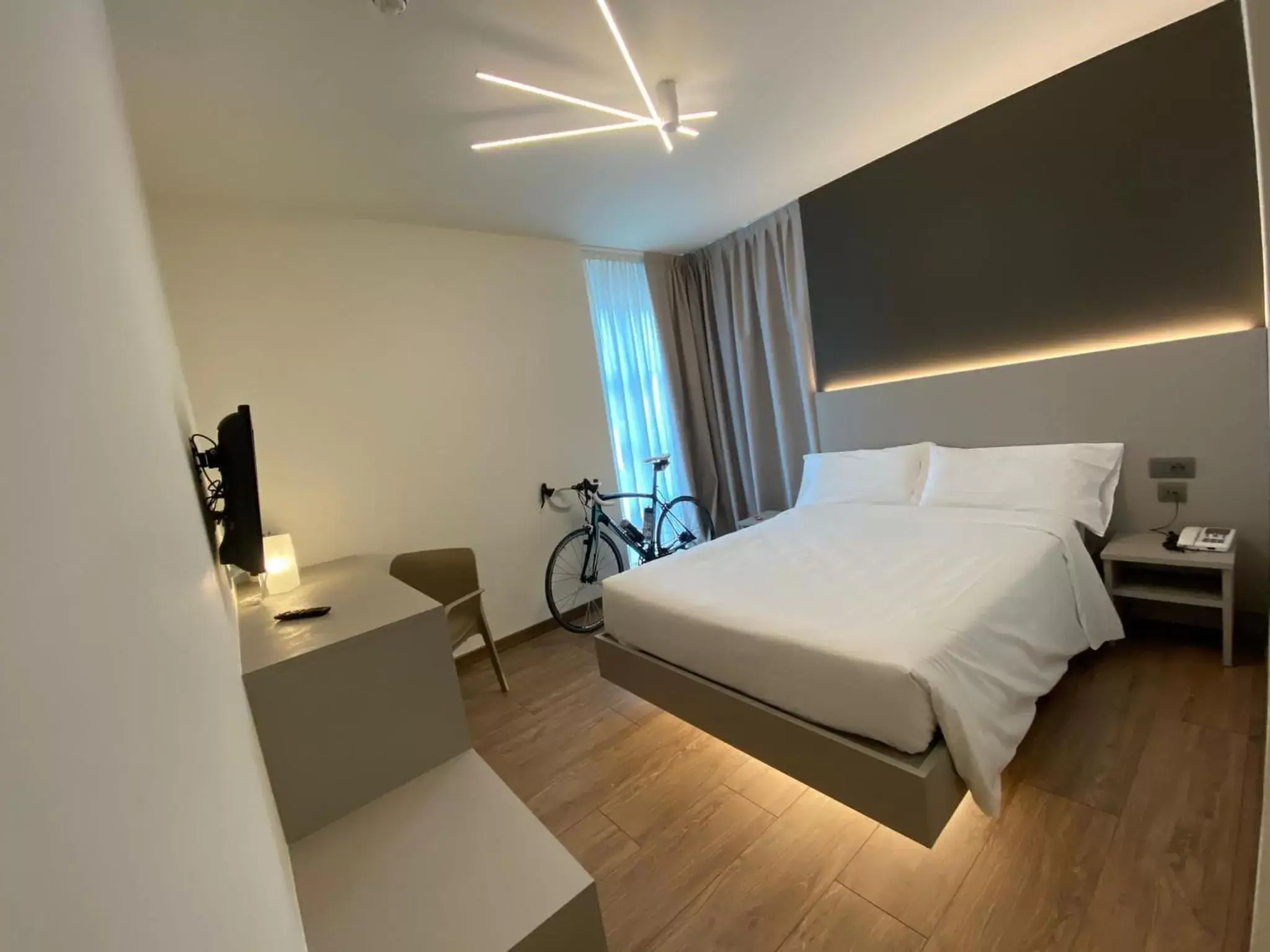 Bed in Fly Bike Hotel