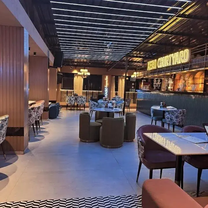 Restaurant/Places to Eat in Hotel Raas Inn, New Hotel