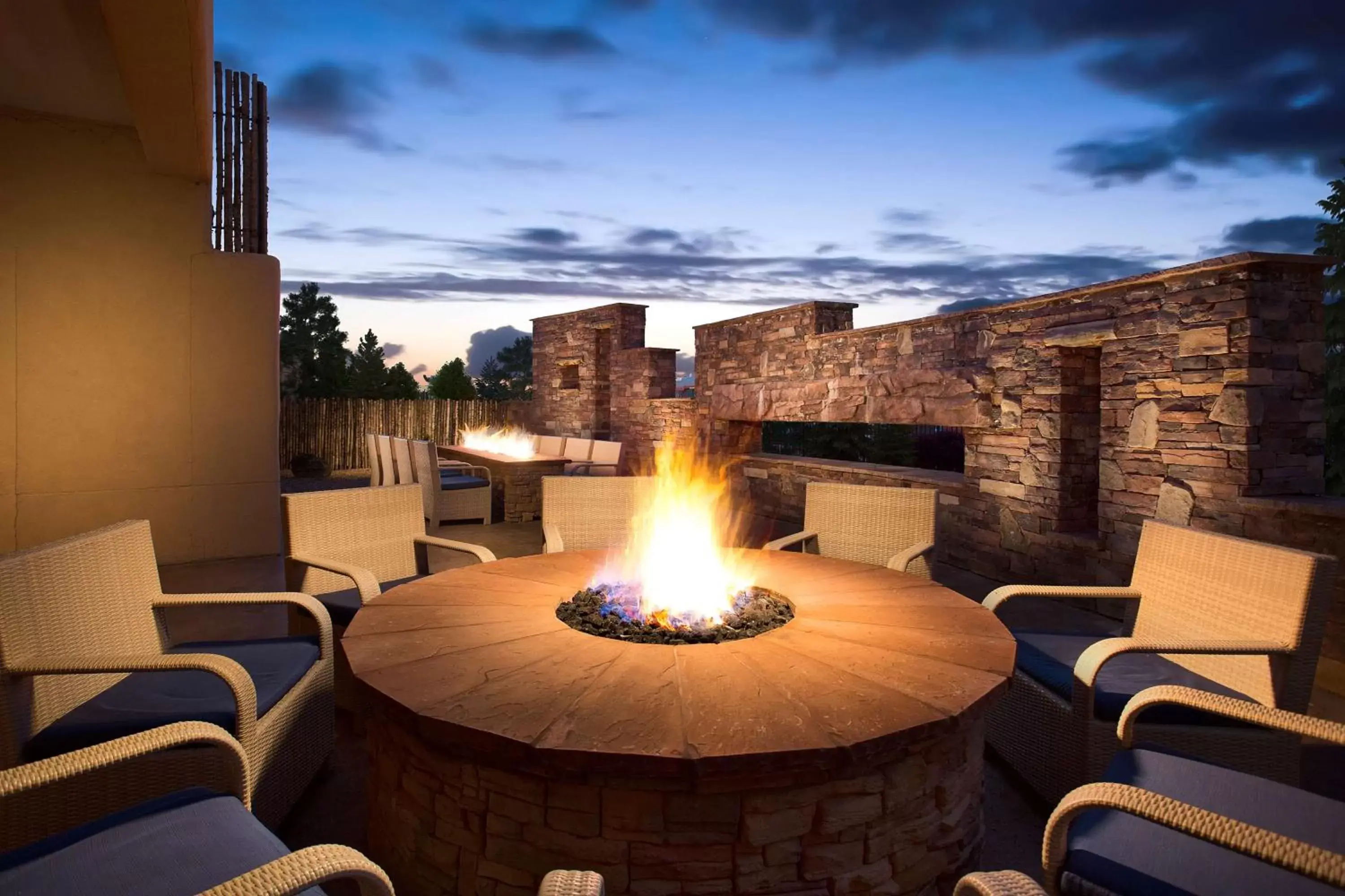 Inner courtyard view in Hilton Santa Fe Buffalo Thunder