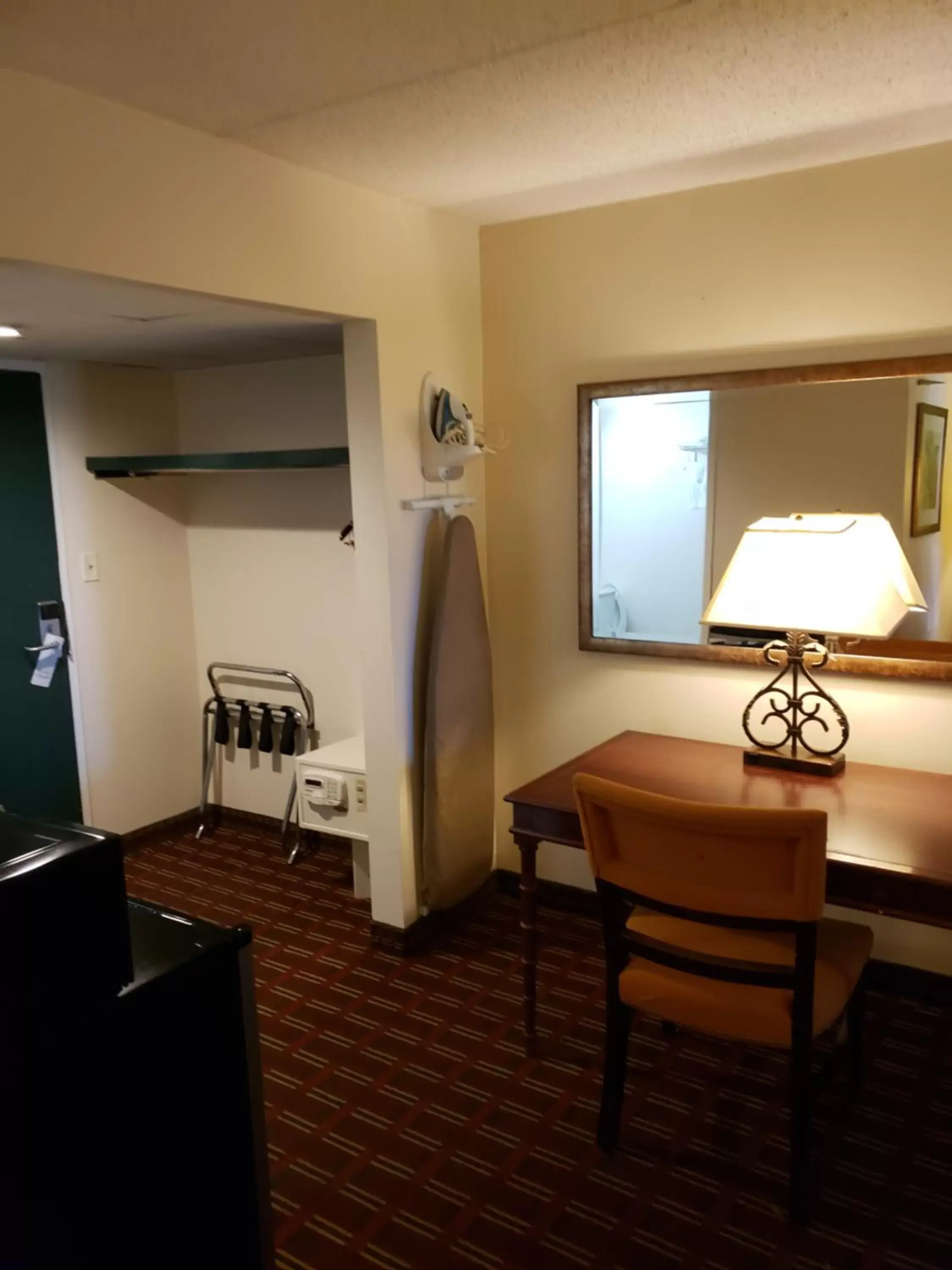 TV/Entertainment Center in Select Inn Murfreesboro