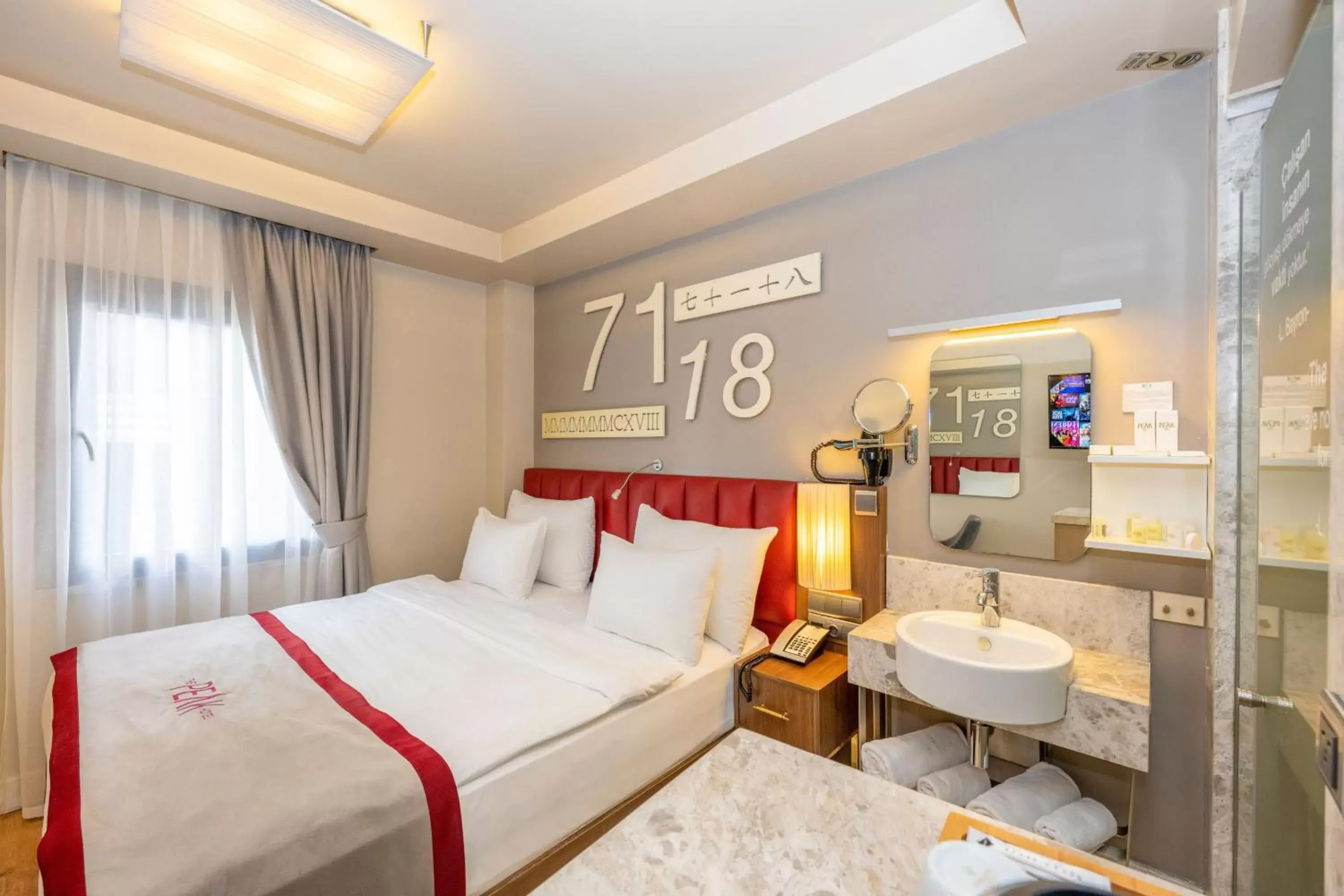 Eccentric Double Room in Ramada By Wyndham Istanbul Pera Taksim Eccentric Double Room in Ramada By Wyndham Istanbul Pera Taksim