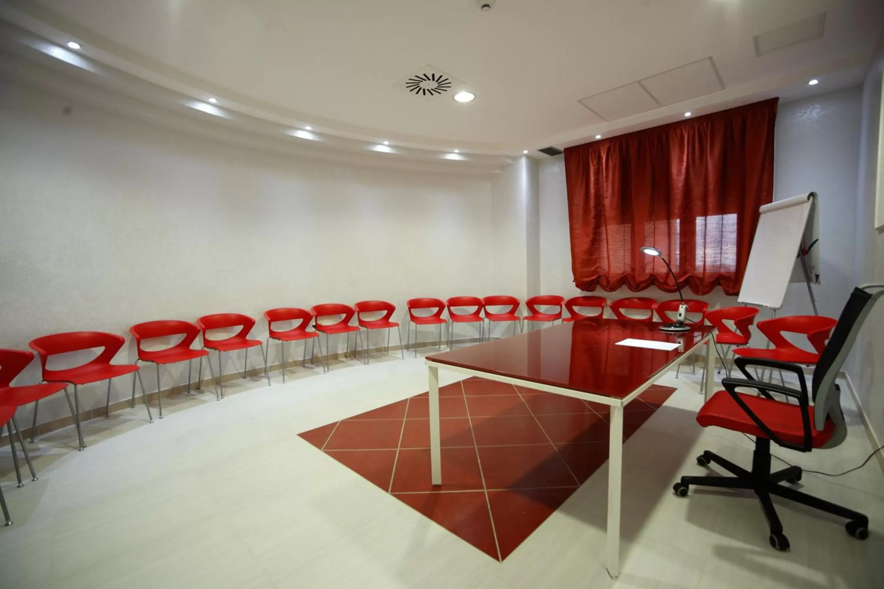 Business facilities in Grand Hotel Paradiso