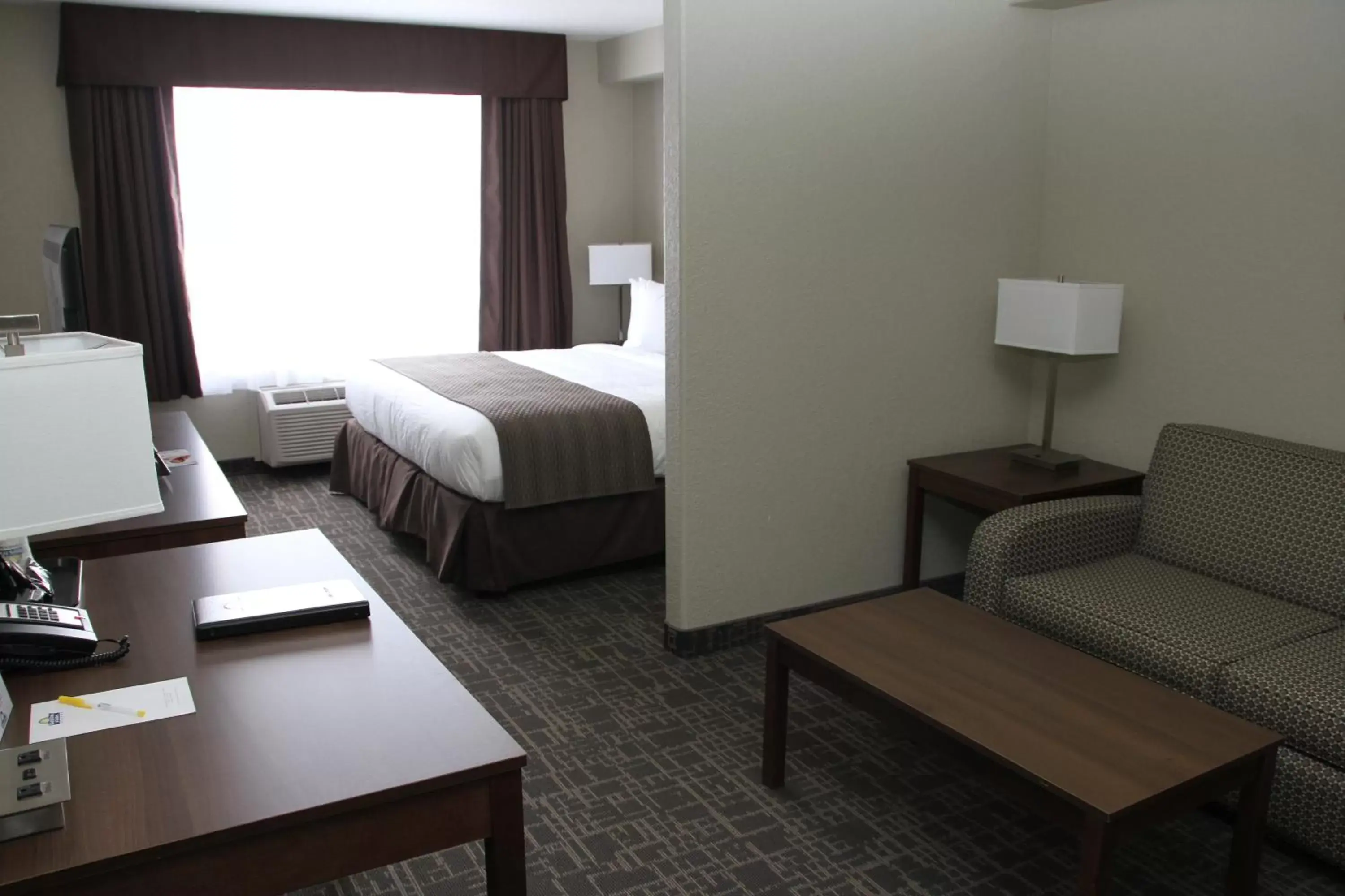 Photo of the whole room, Bed in Days Inn & Suites by Wyndham Yorkton