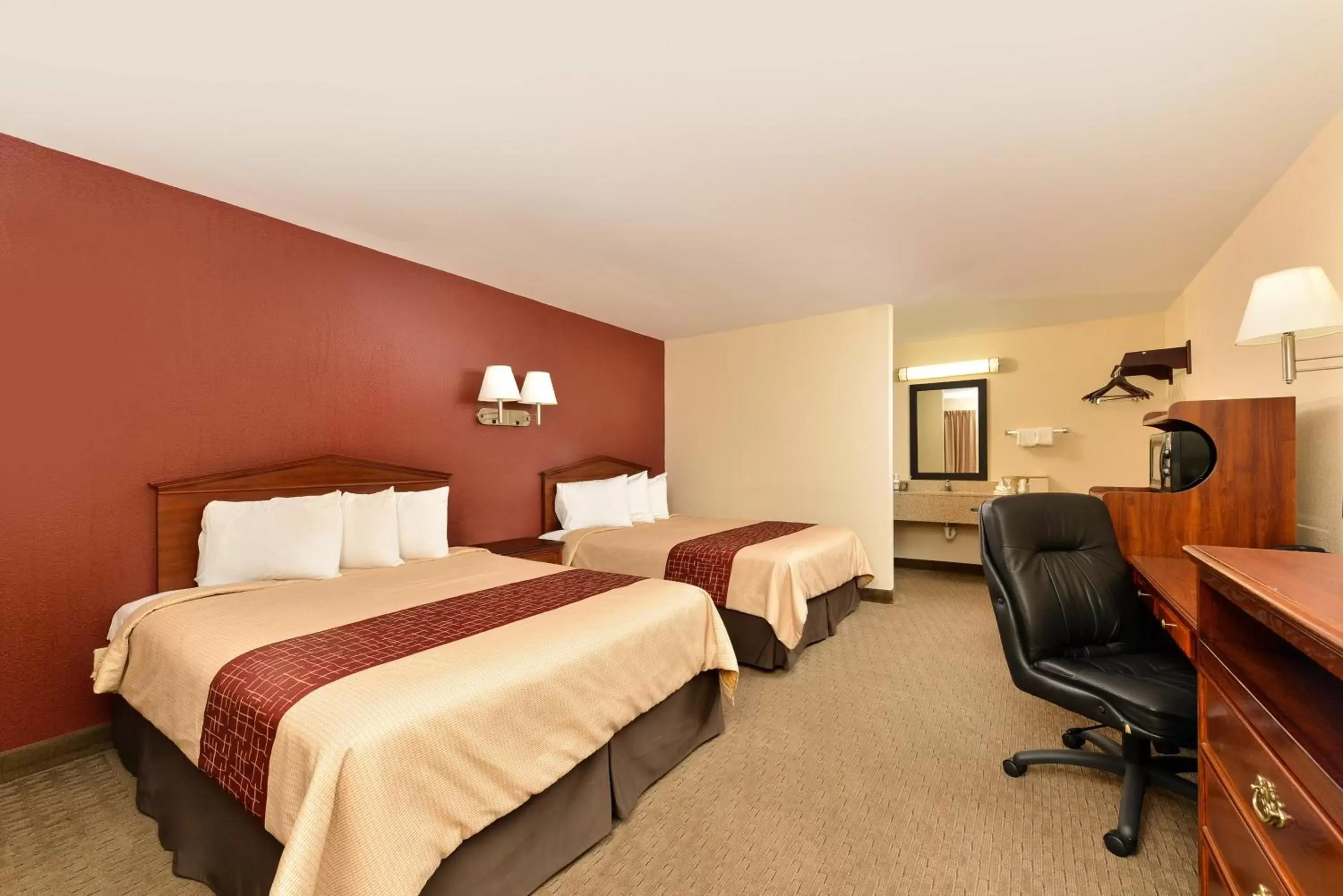 Photo of the whole room, Bed in Red Roof Inn Dalton Photo of the whole room, Bed in Red Roof Inn Dalton