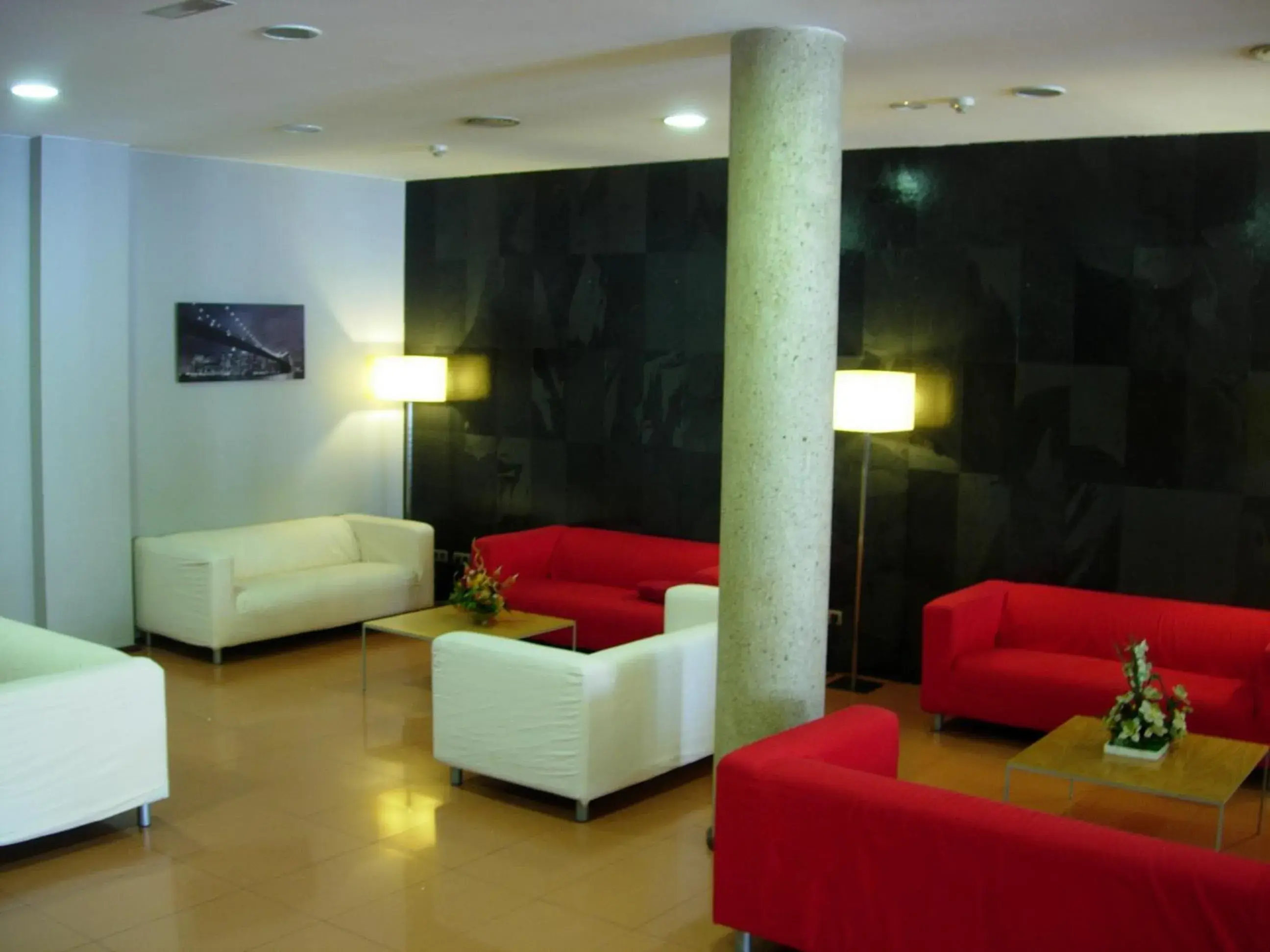 Lounge or bar, Seating Area in Hotel Flora Parc