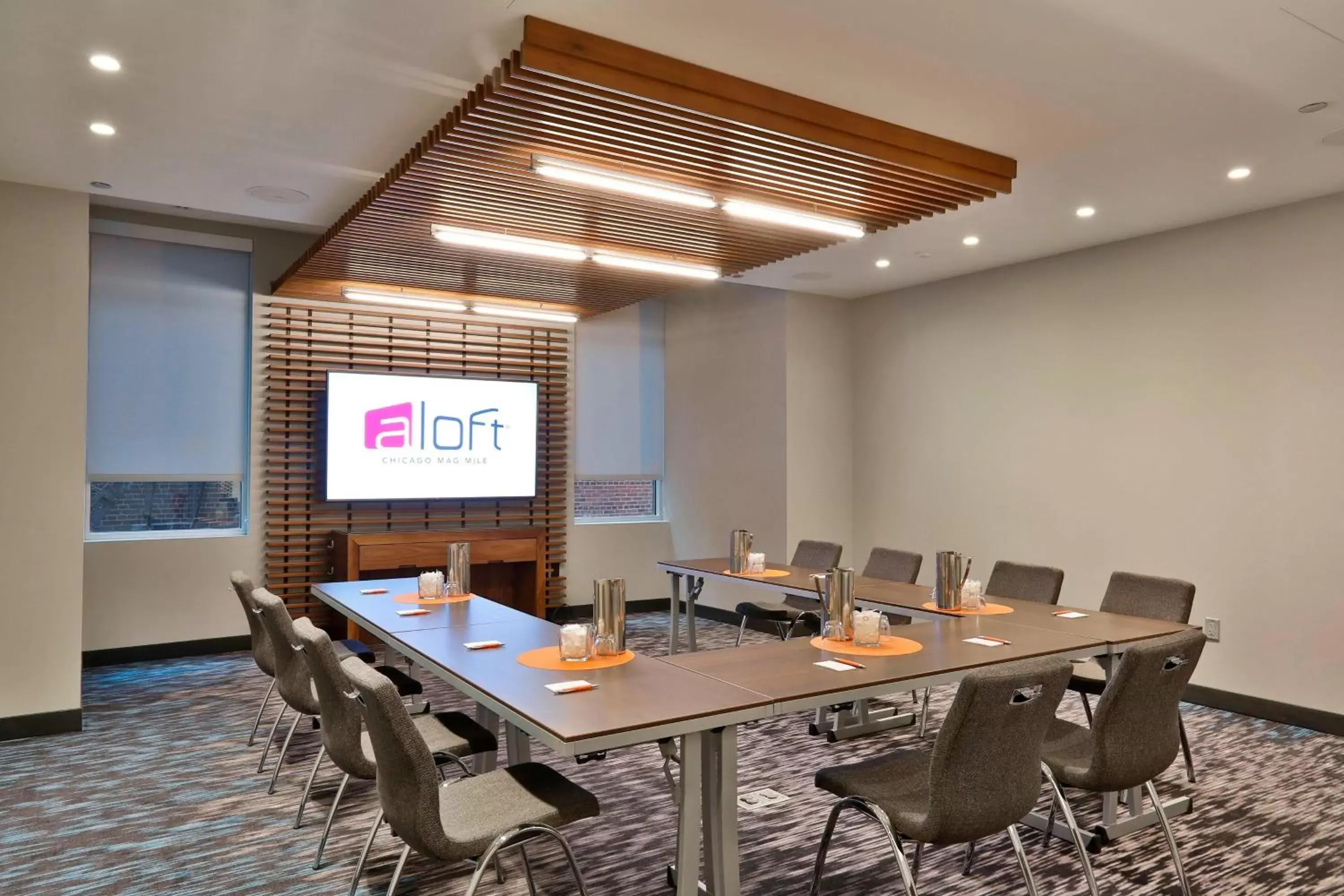 Meeting/conference room in Aloft Chicago Mag Mile