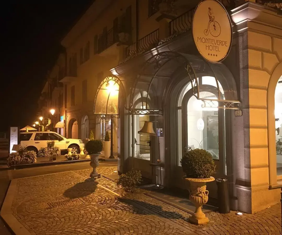 Property building in Hotel Monteverde Property building in Hotel Monteverde