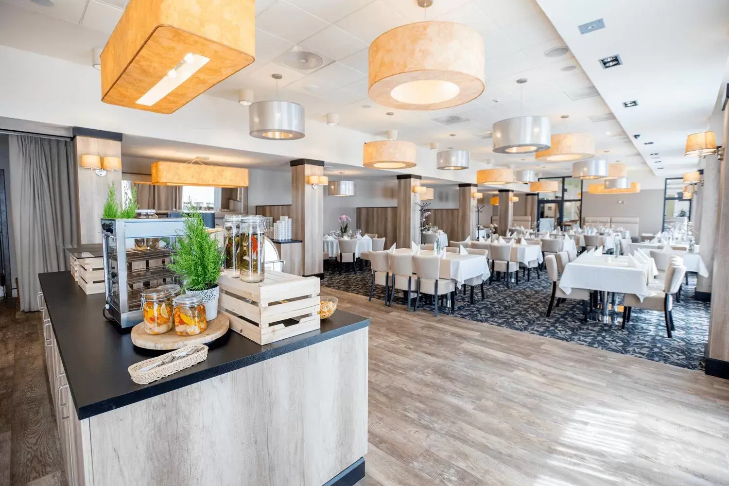 Restaurant/places to eat in Park Hotel Diament Wroclaw Restaurant/places to eat in Park Hotel Diament Wroclaw