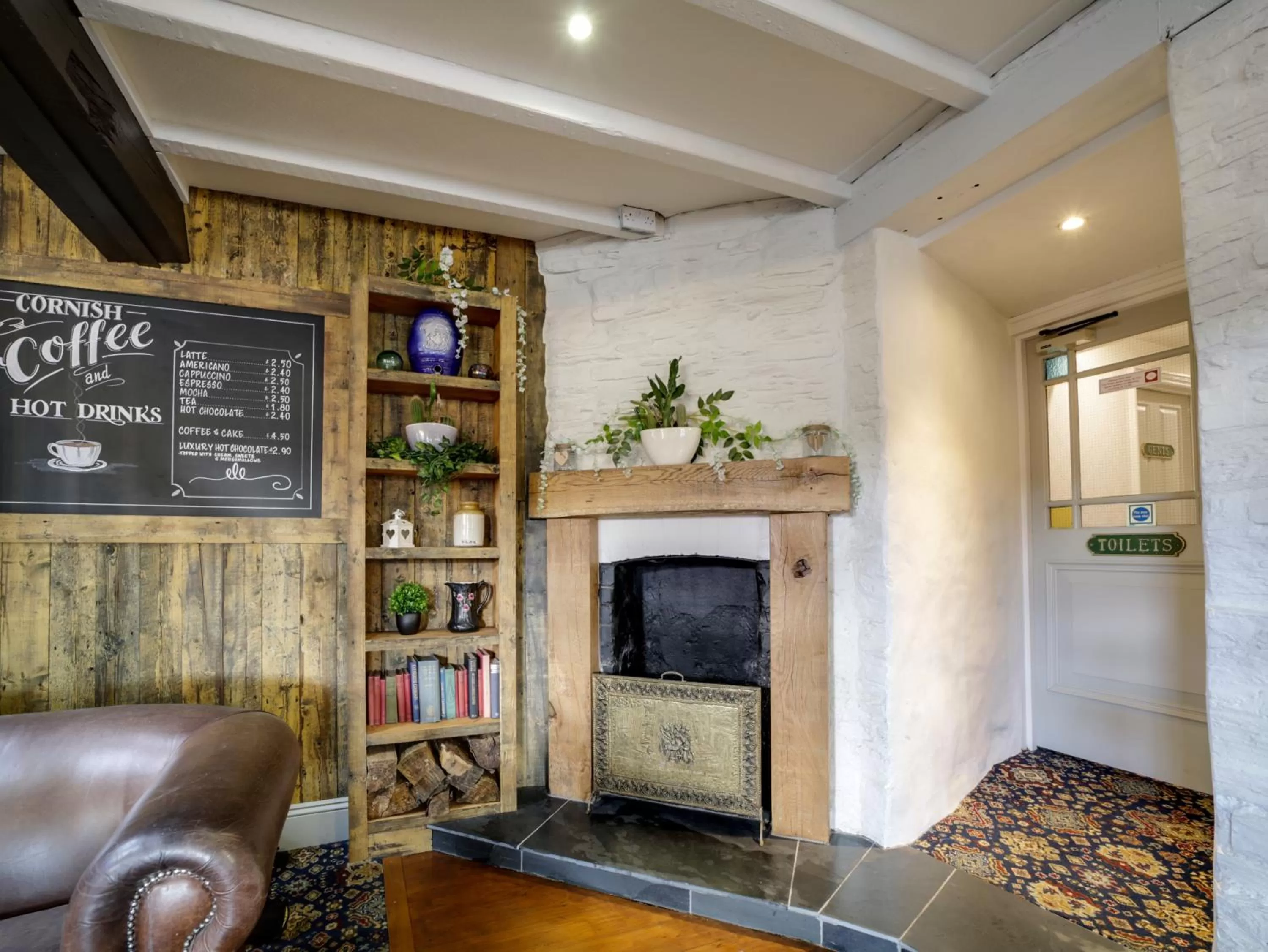 Lounge or bar in The Swan Hotel