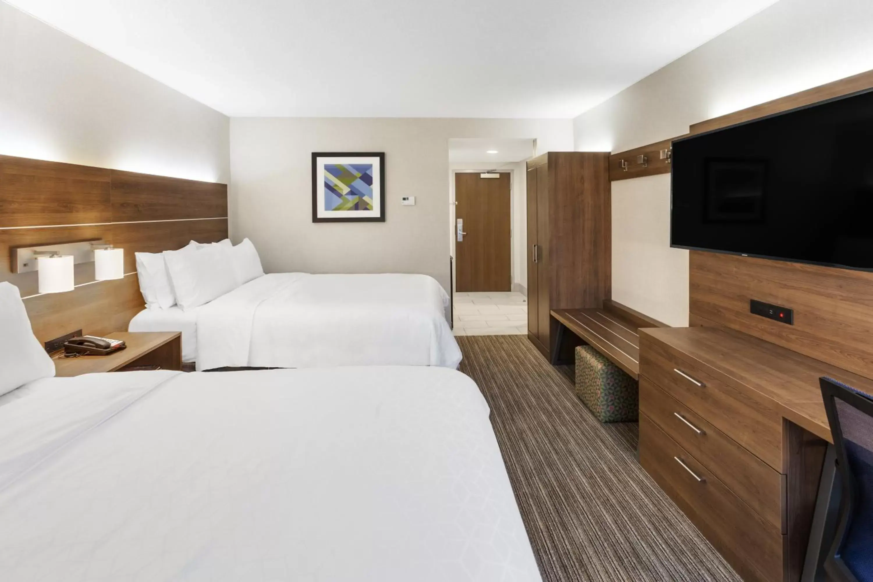 Photo of the whole room, Bed in Holiday Inn Express & Suites Tilton, an IHG Hotel