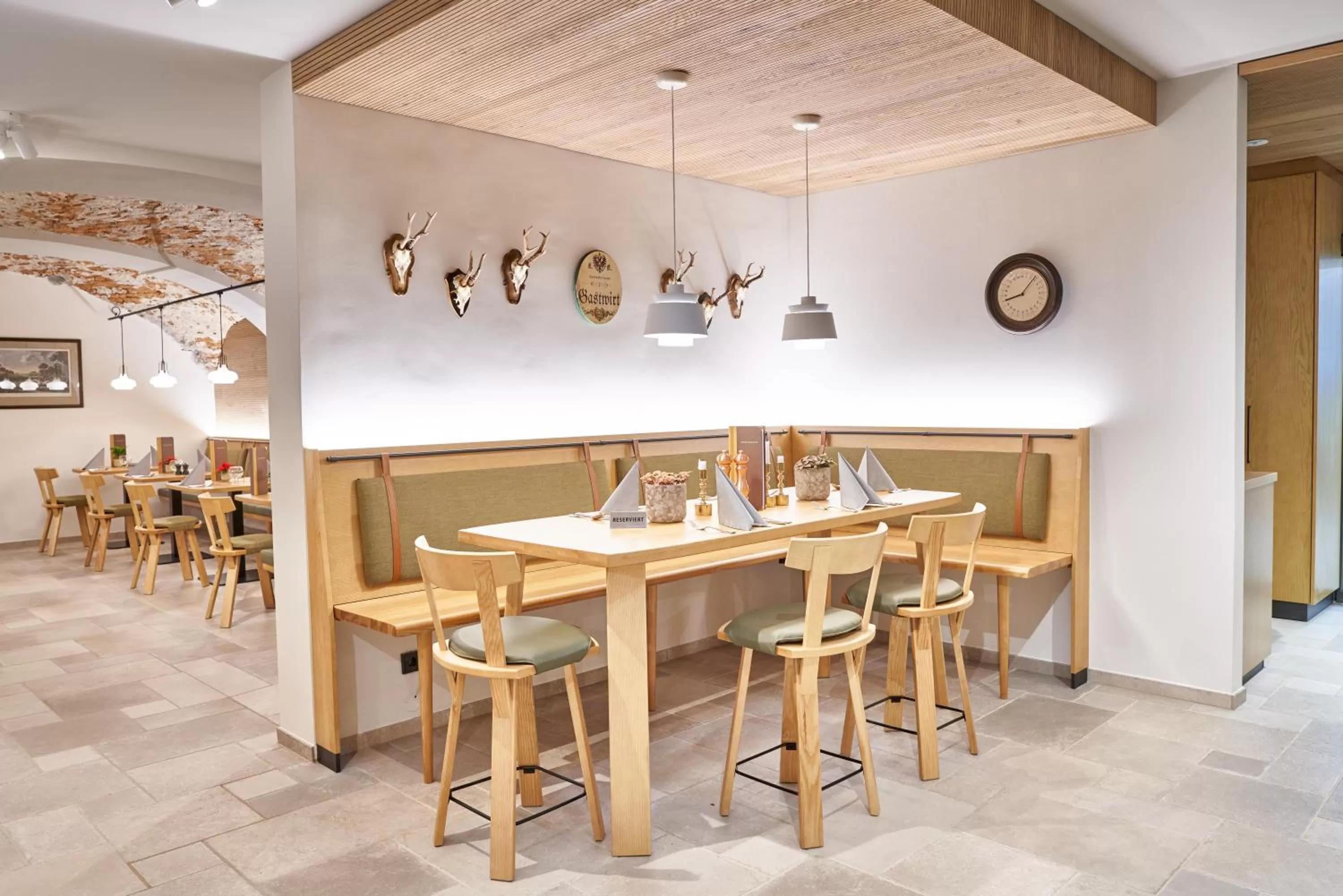 Restaurant/places to eat in Hotel Maxlhaid