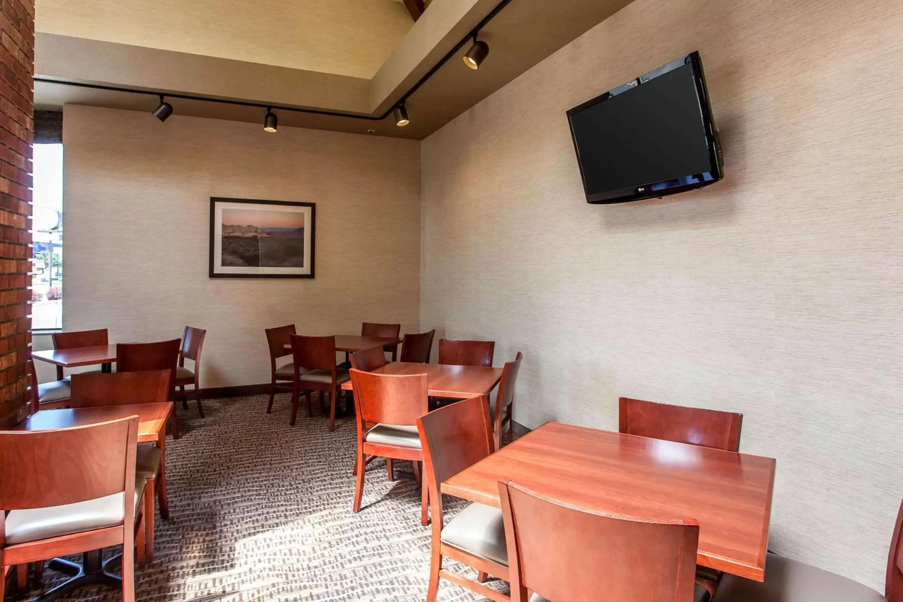 Restaurant/Places to Eat in Comfort Inn & Suites Near Fallon Naval Air Station