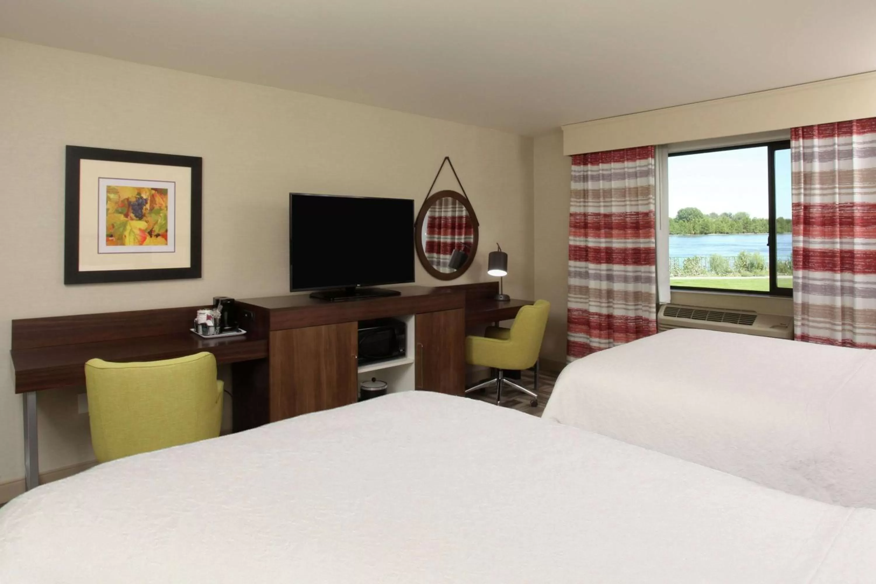 Bedroom, Bed in Hampton Inn Richland-Tri Cities