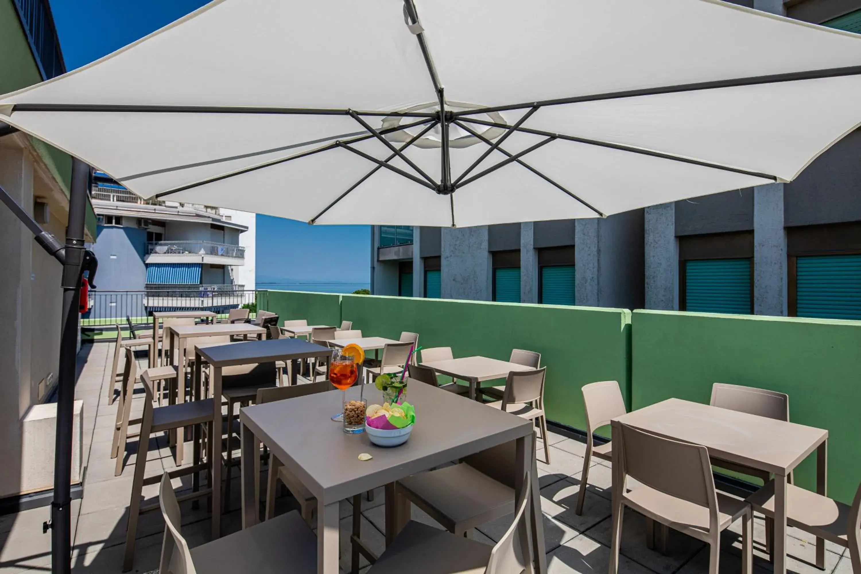 Balcony/Terrace, Restaurant/Places to Eat in Hotel Trieste Mare