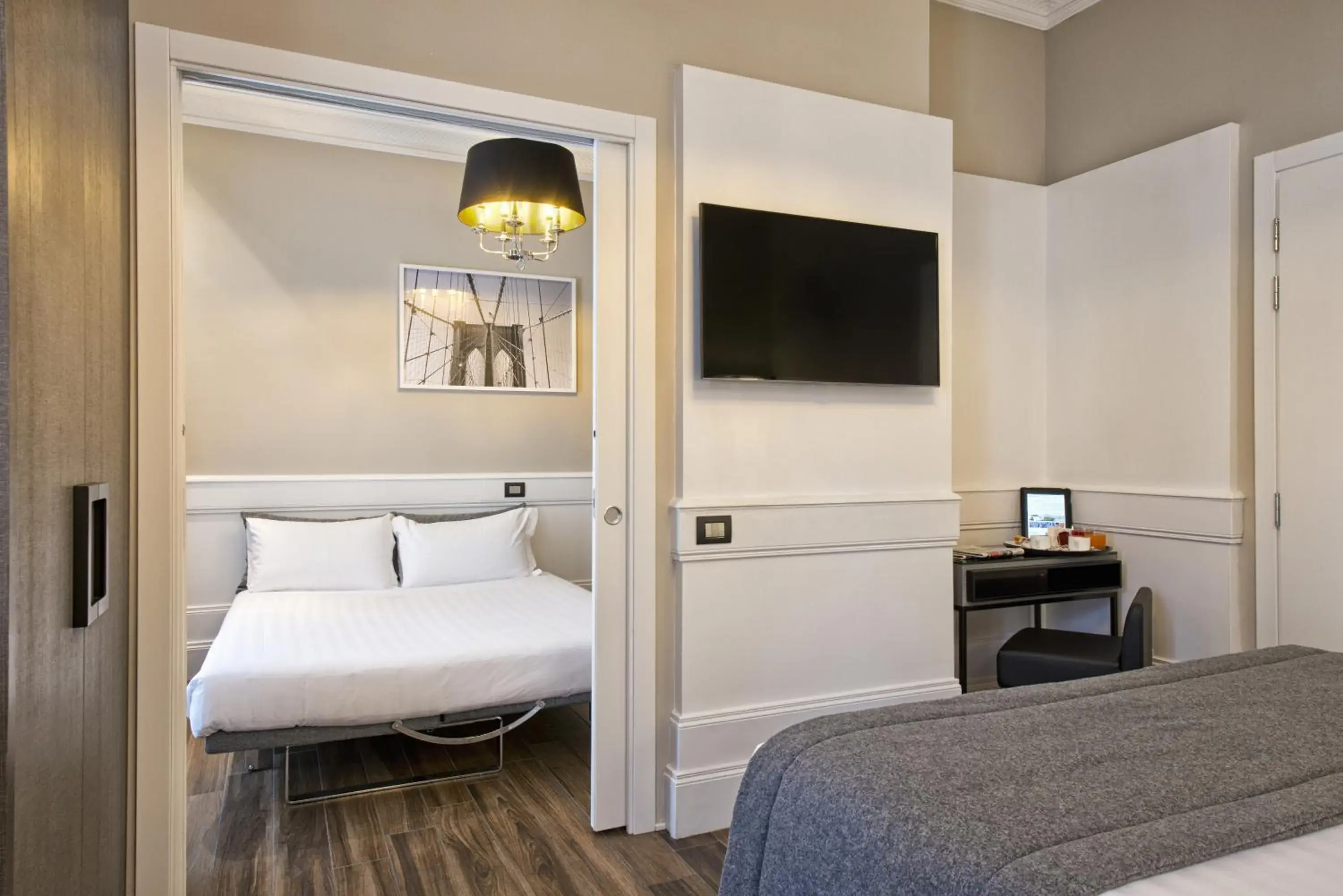 TV and multimedia, Bed in The Independent Suites