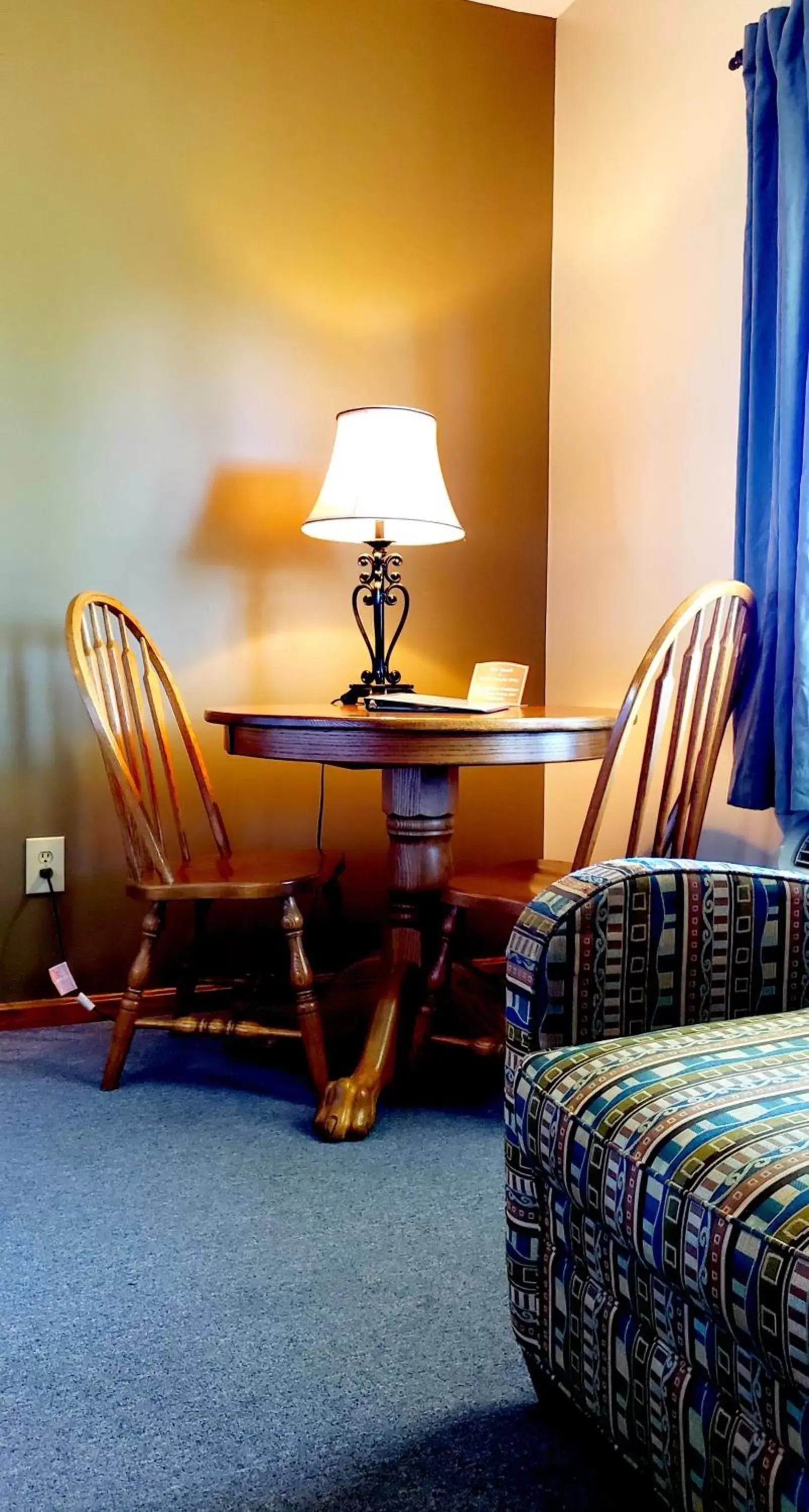 Off site, Seating Area in Berlin Heritage Inn