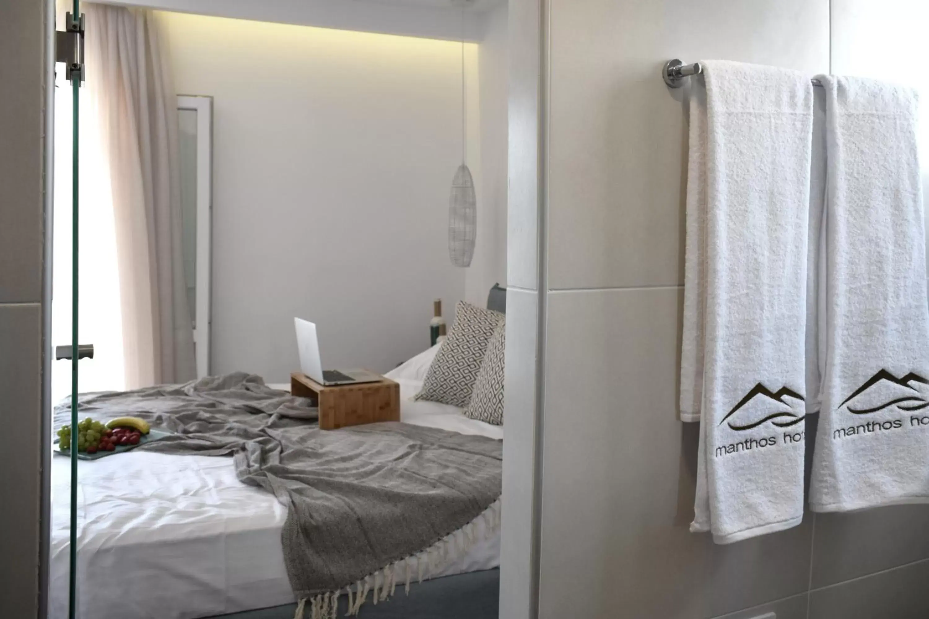 Bedroom, Bed in Meltemi by Manthos Hotels