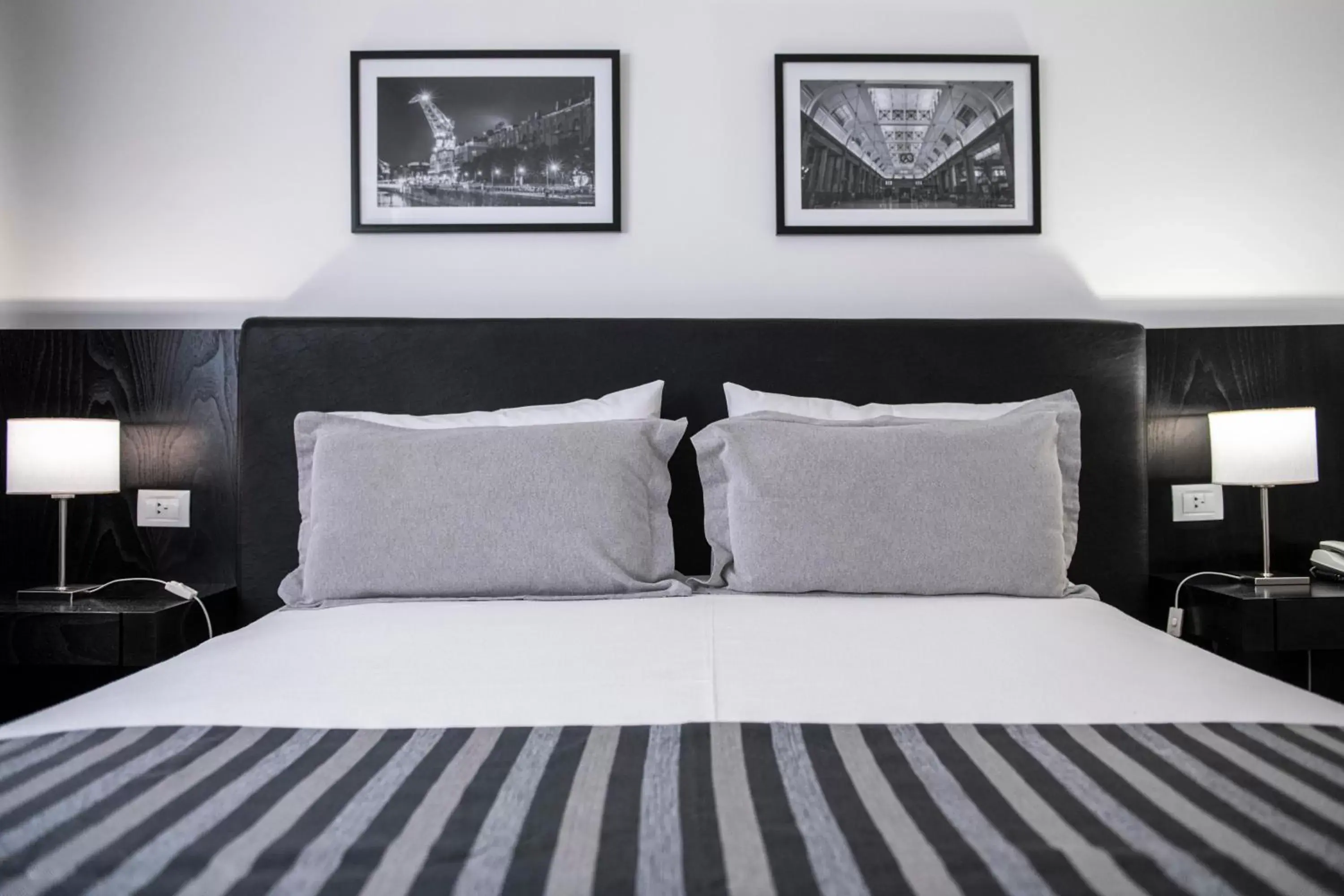 Bedroom, Bed in Grand King Hotel Bedroom, Bed in Grand King Hotel