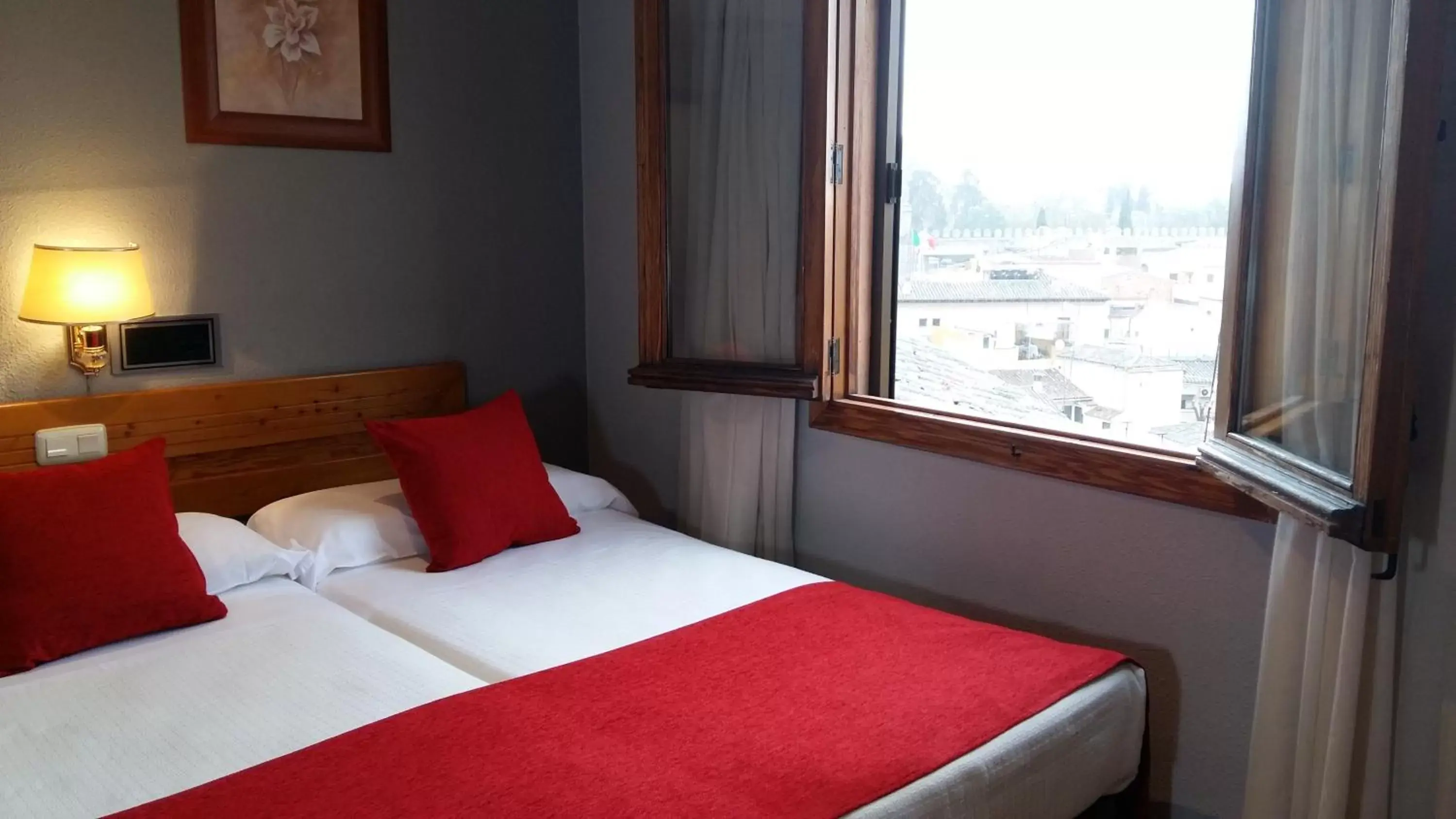 Bedroom, Bed in Hotel Real De Toledo