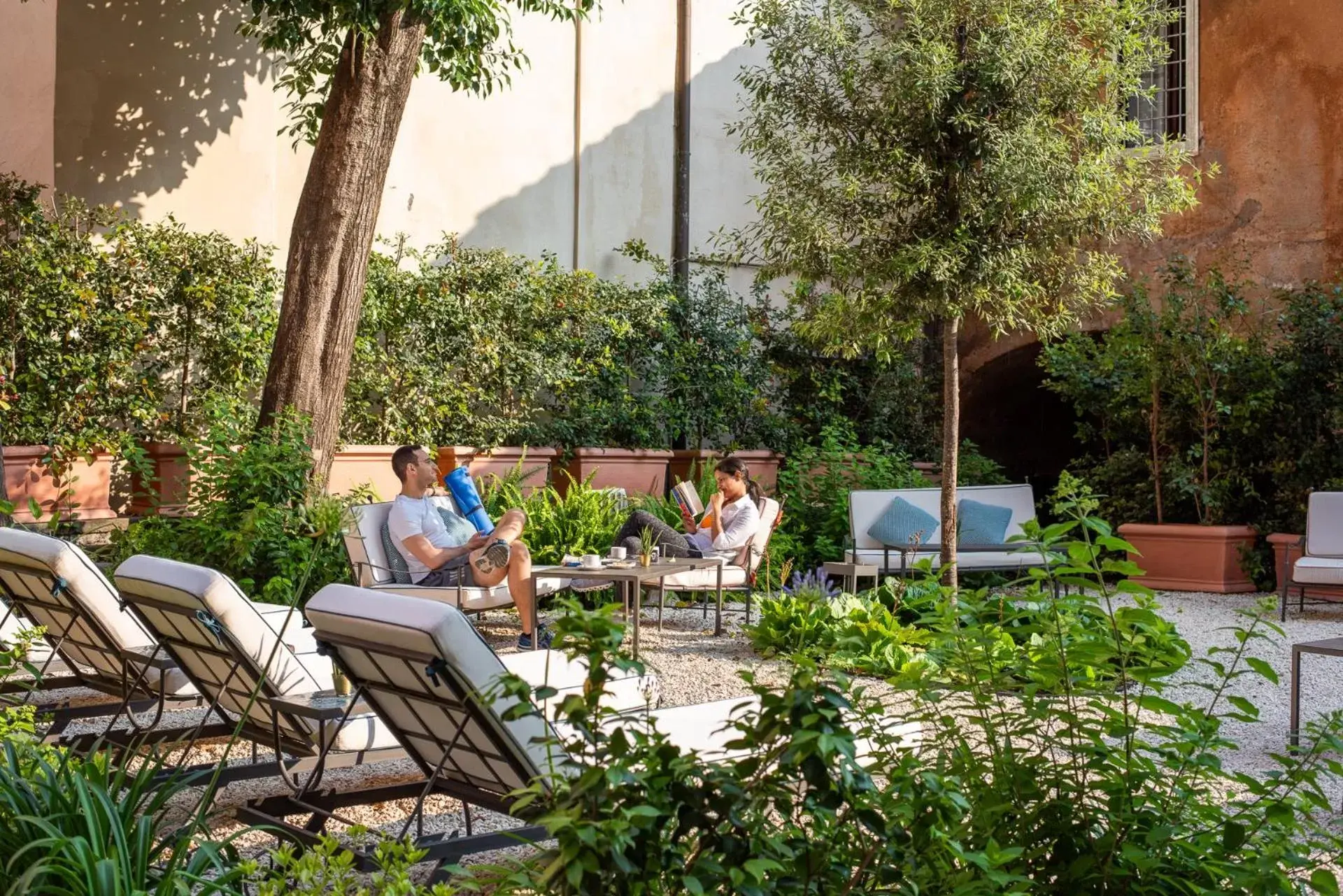 Garden, Restaurant/Places to Eat in Sentho Roma