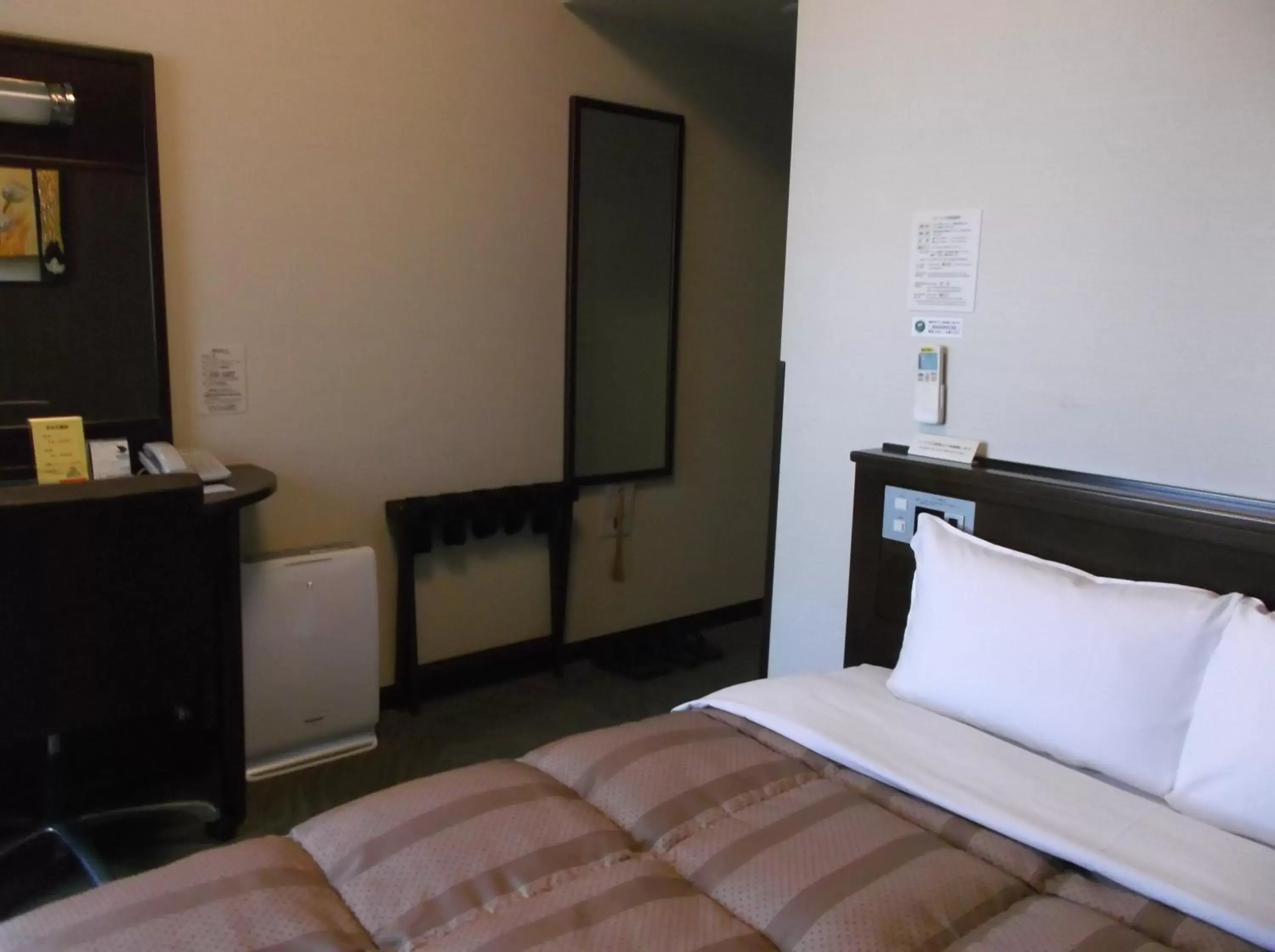 Bed in Hotel Route-Inn Hirosaki Ekimae