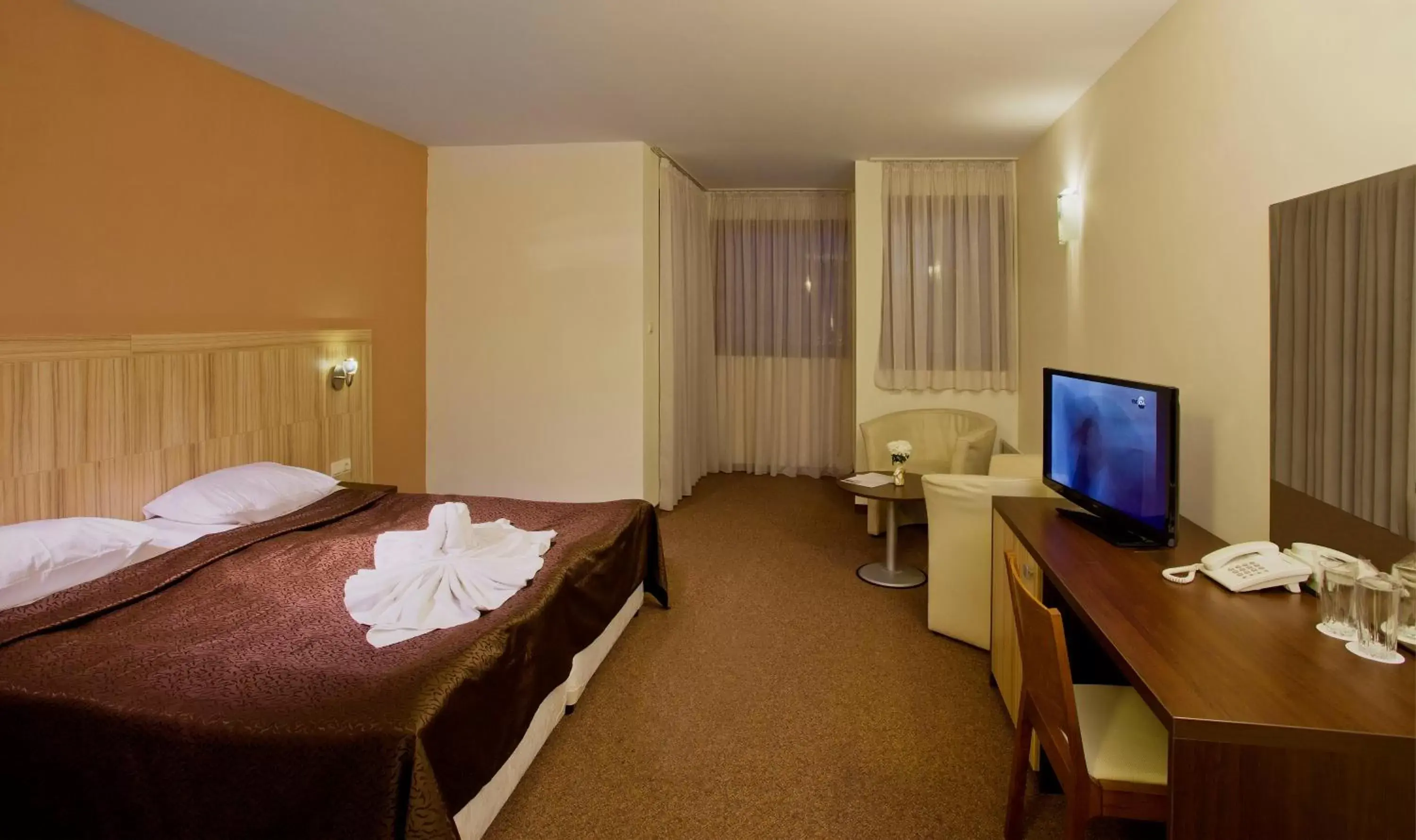 Bedroom, Bed in Hotel Casa Karina Bansko - Half Board & All Inclusive