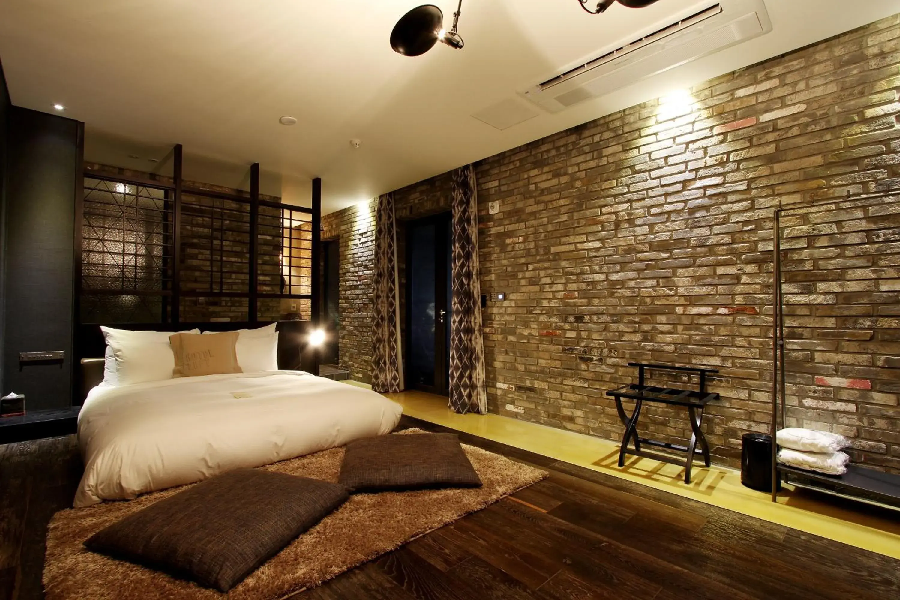 Photo of the whole room, Bed in Hotel Loft